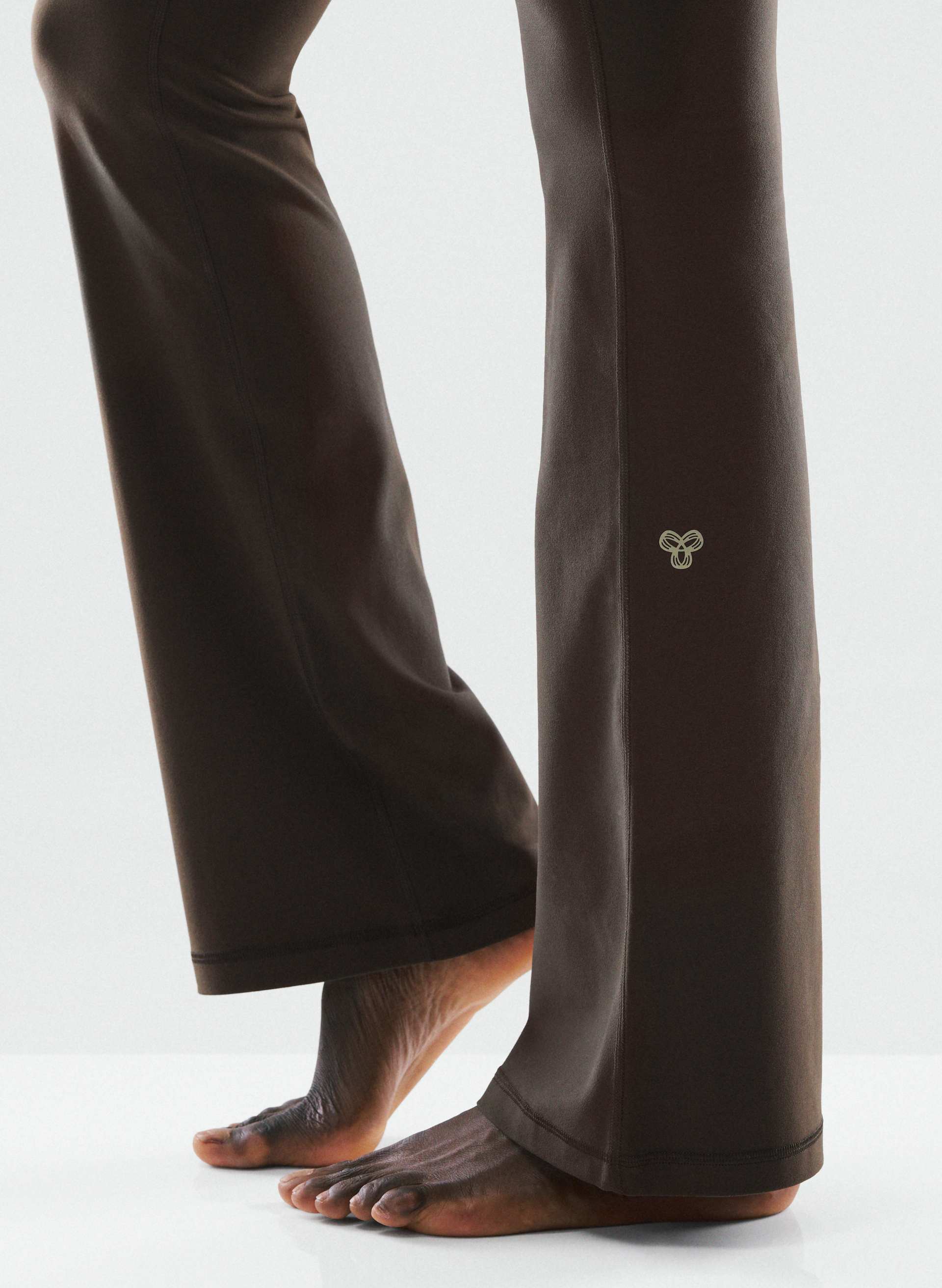 BUTTER FOLDOVER FLARE 32" LEGGING | Aritzia