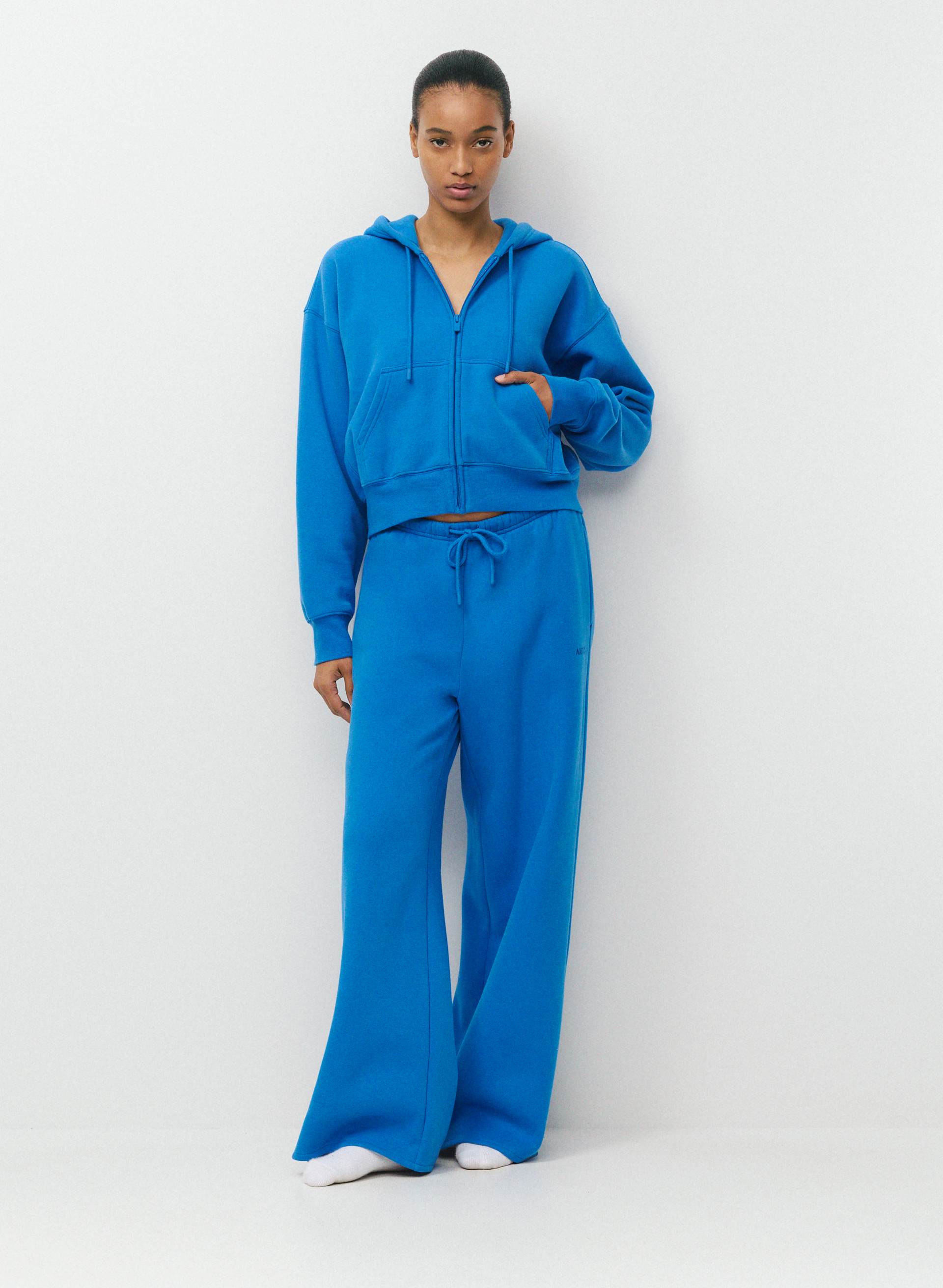 COZY SWEATFLEECE MEGA FLUTTER™ SWEATPANT - Oversized, high-rise flutter-leg sweatpants with finished hem. 