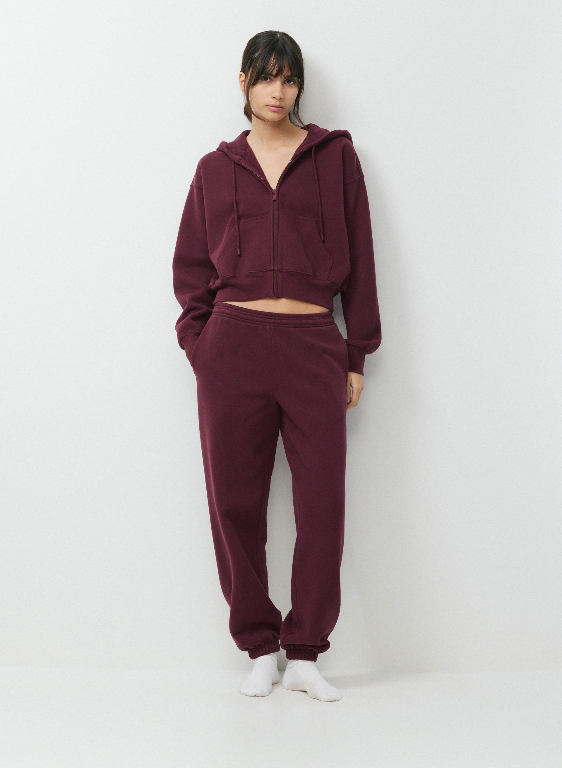 COZY SWEATFLEECE BOYFRIEND JOGGER - Classic-fit mid-rise joggers. 