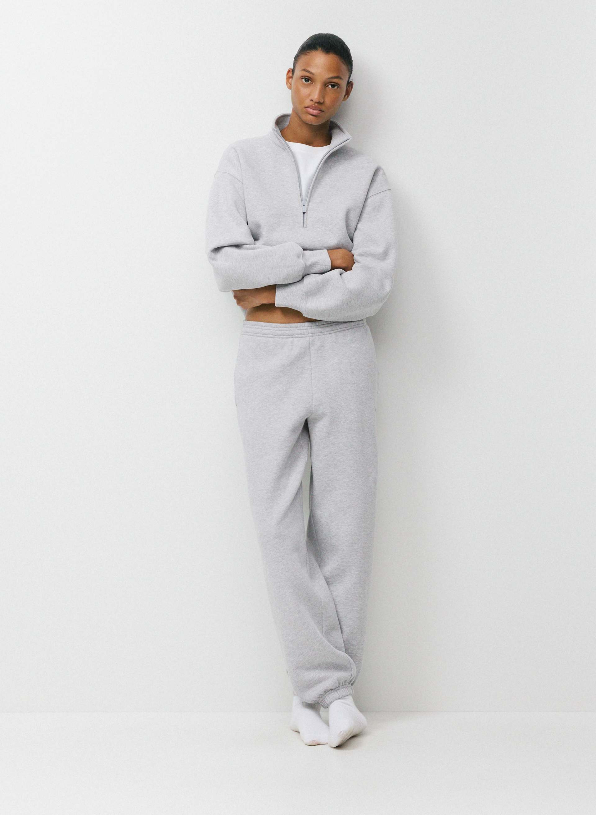 COZY SWEATFLEECE BOYFRIEND JOGGER - Classic-fit mid-rise joggers. 