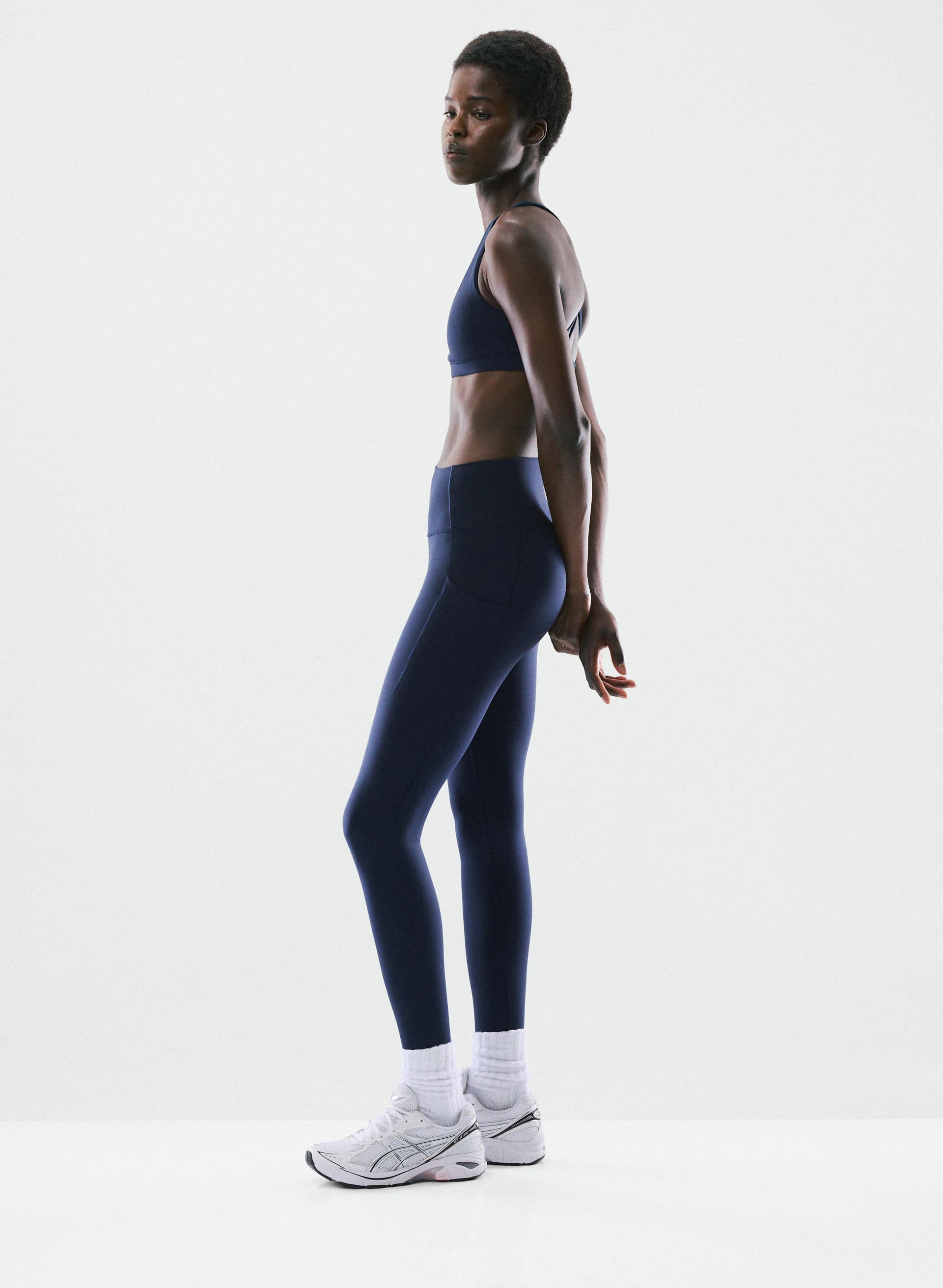 POWERBUTTER™ ION INFINITE HI-RISE 26" LEGGING | Aritzia