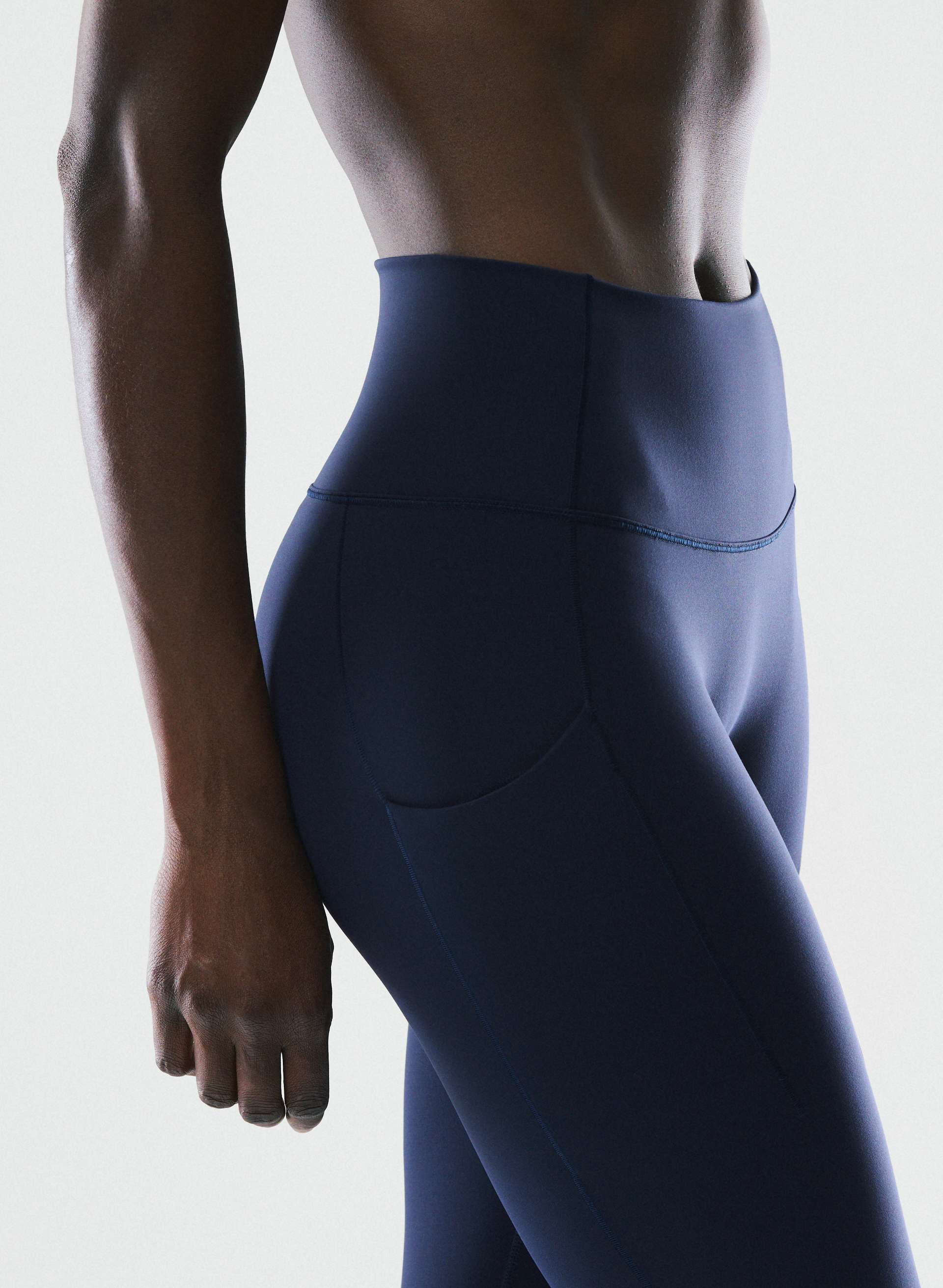 POWERBUTTER™ ION INFINITE HI-RISE 26" LEGGING | Aritzia