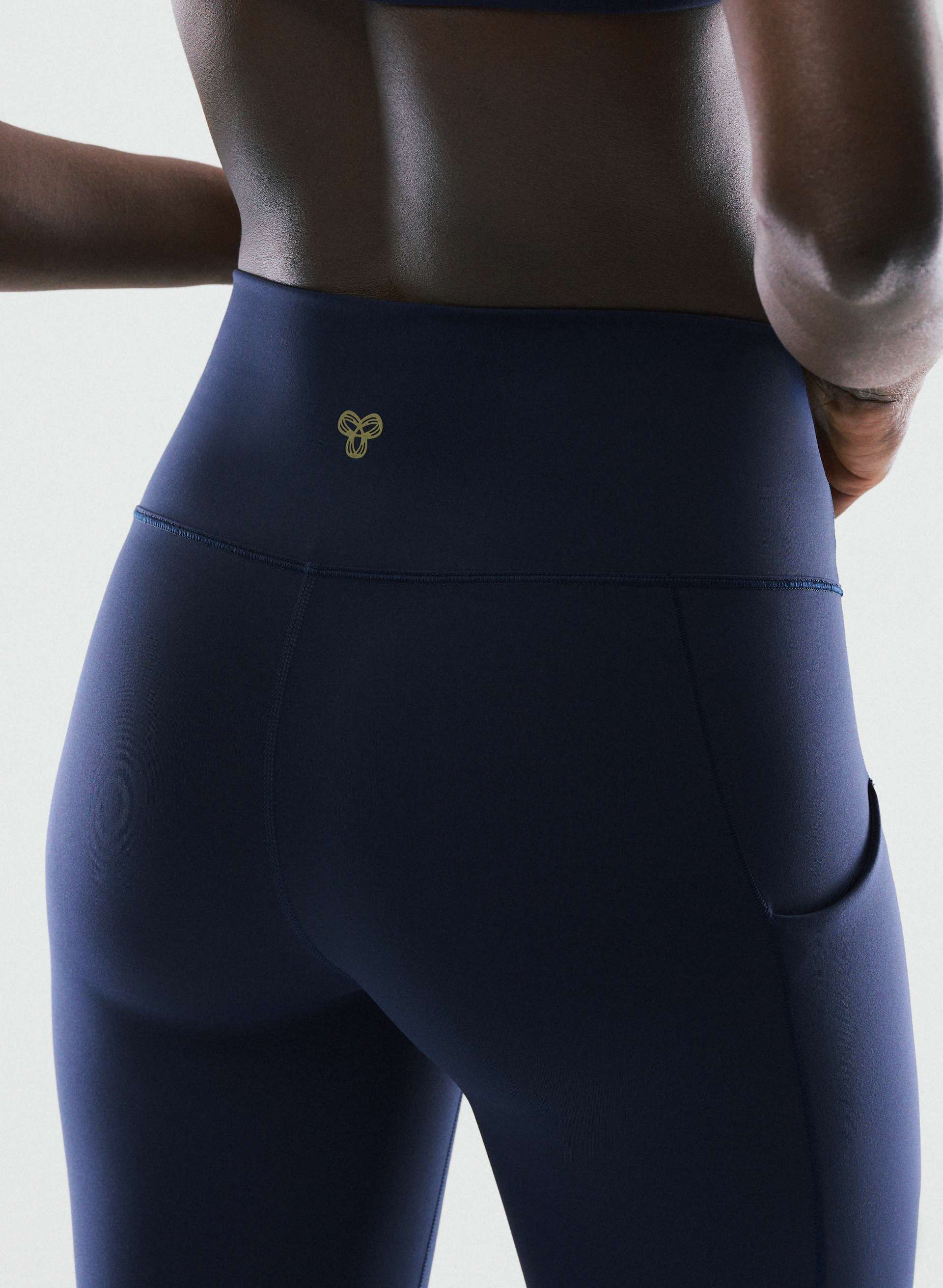 POWERBUTTER™ ION INFINITE HI-RISE 26" LEGGING | Aritzia