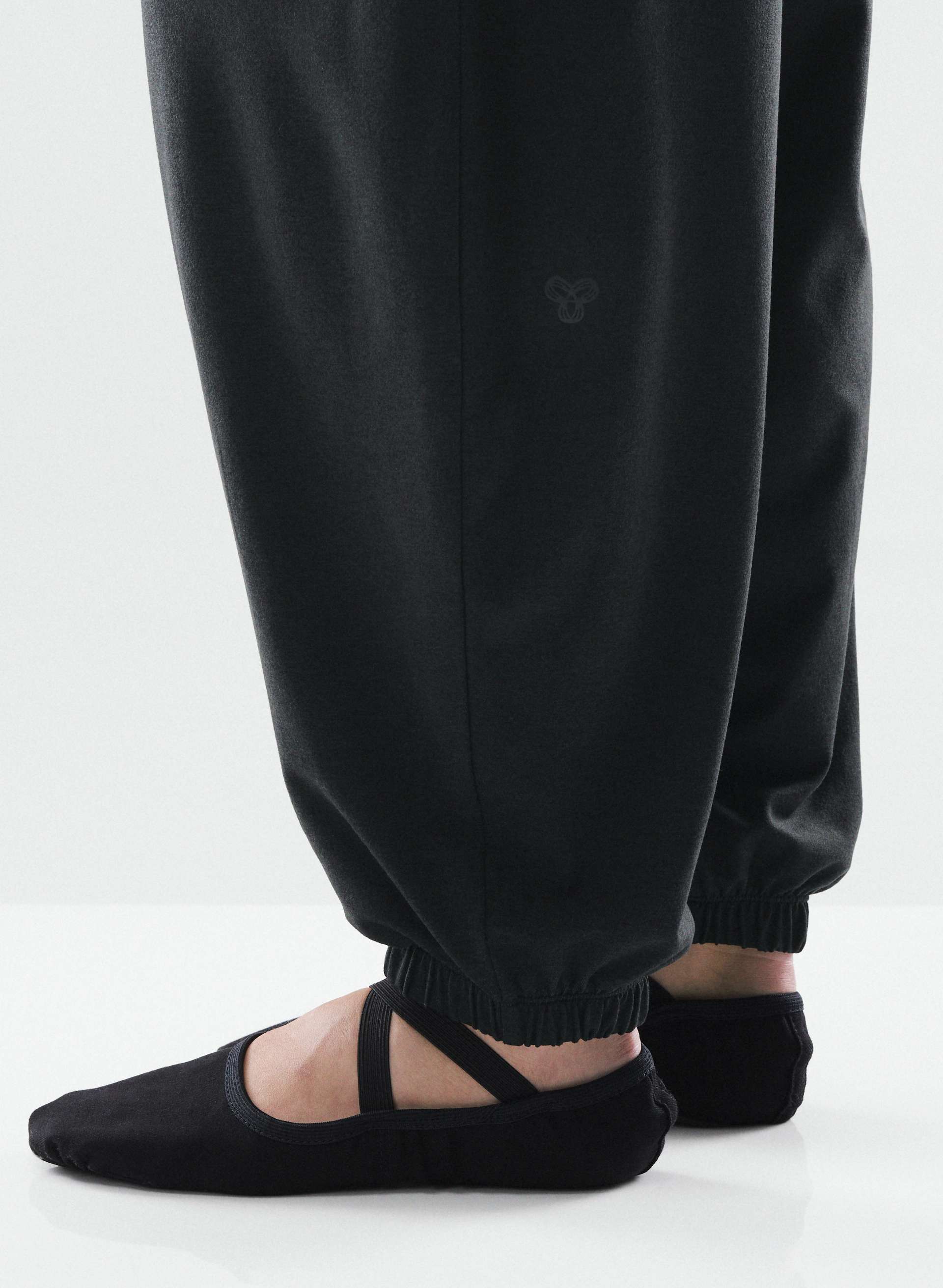 SOFTBOUND™ FLOWSTATE PANT | Aritzia