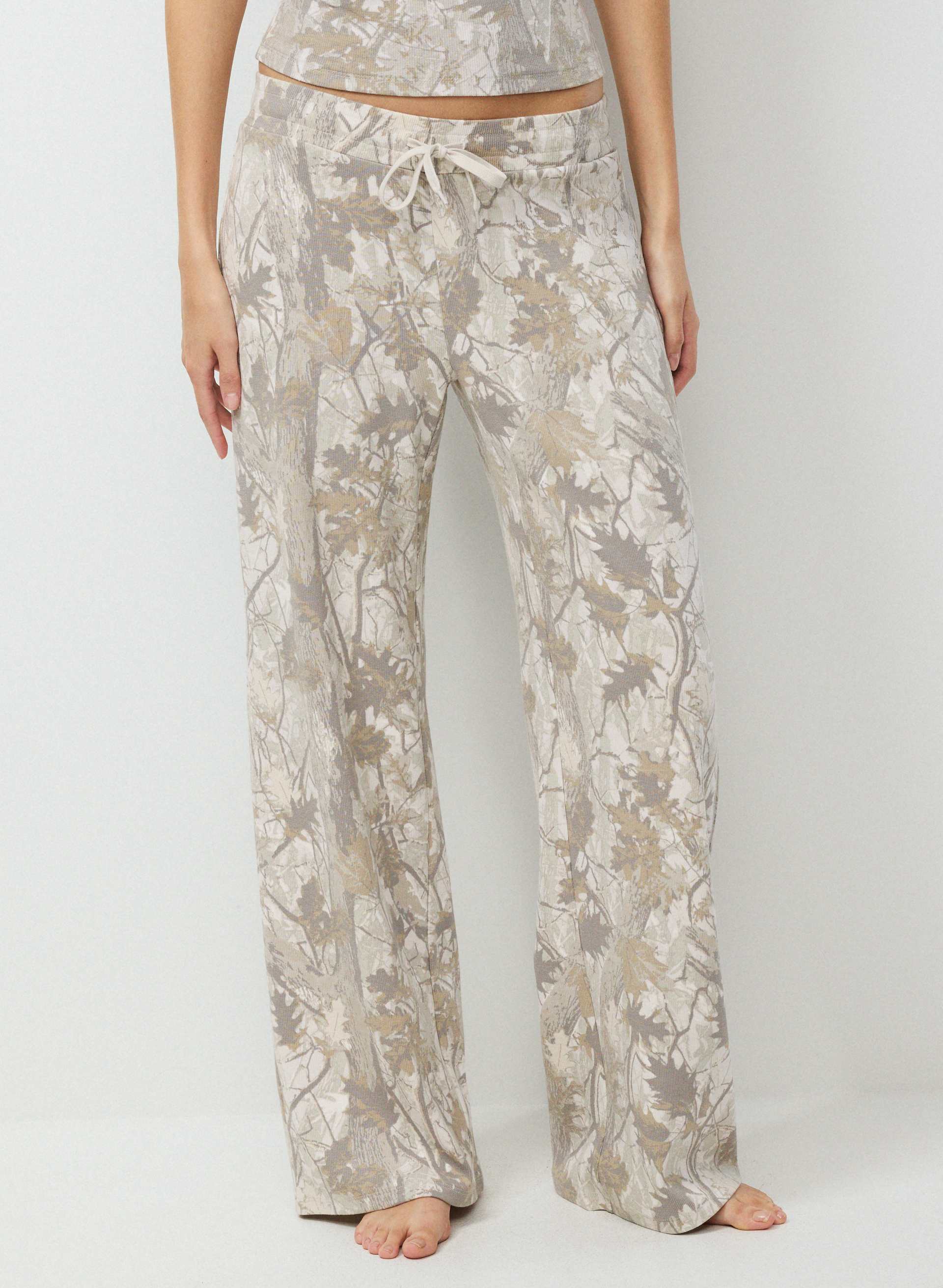 HomeStretch™ Rib Kickback Pant | Aritzia US
