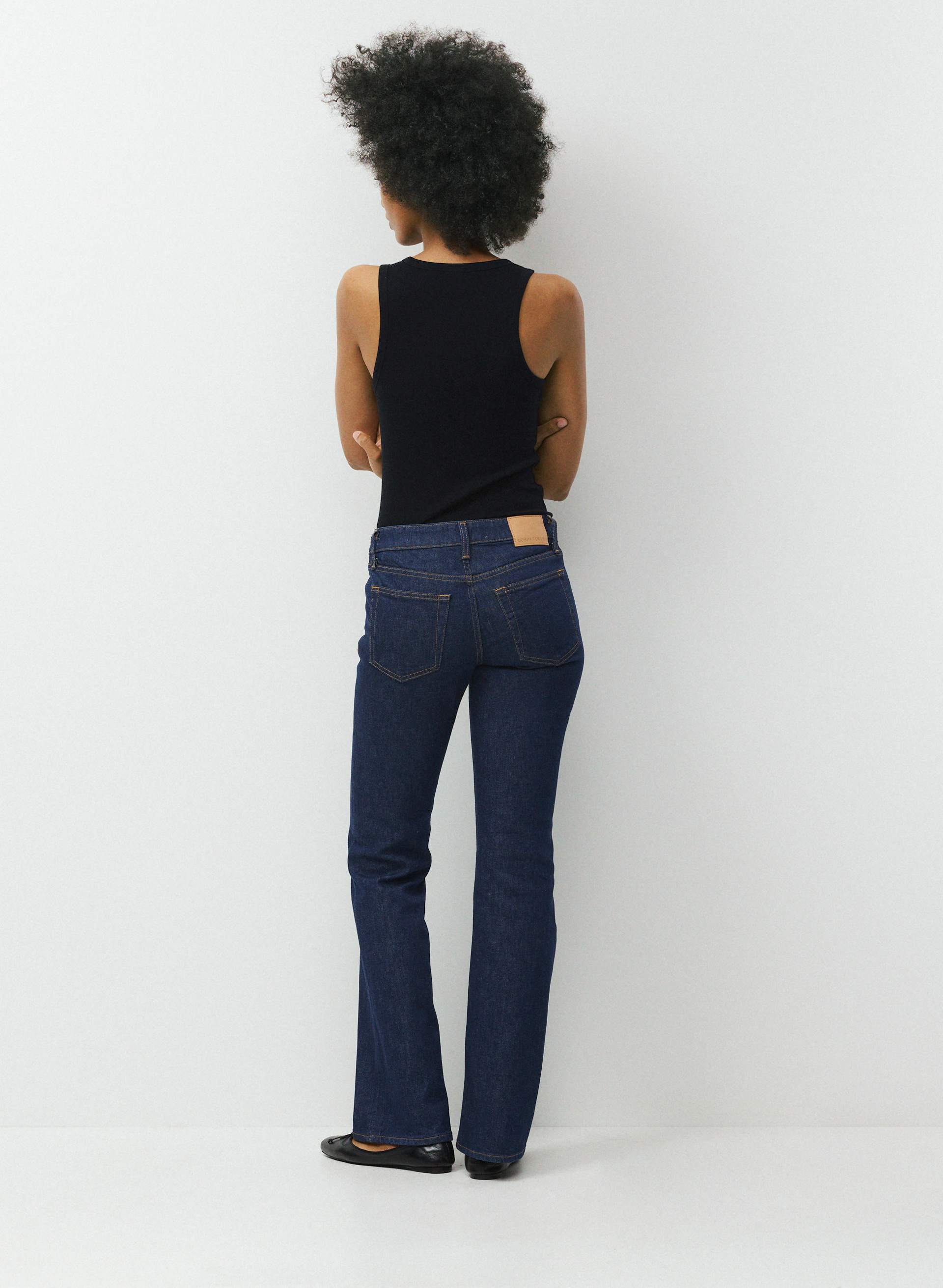 002 SLIM LO-RISE BOOTCUT JEAN | Aritzia
