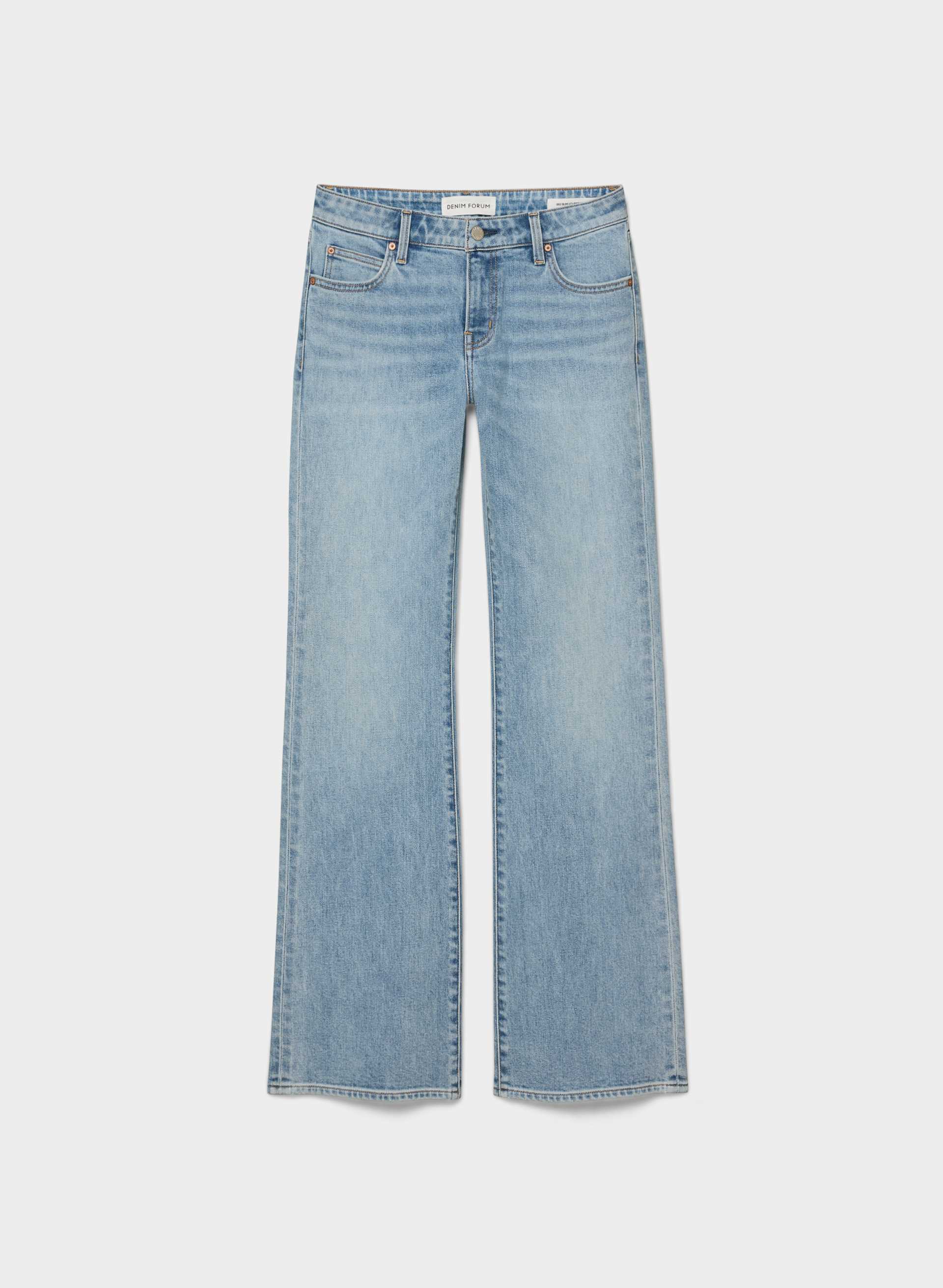 002 SLIM LO-RISE BOOTCUT JEAN | Aritzia