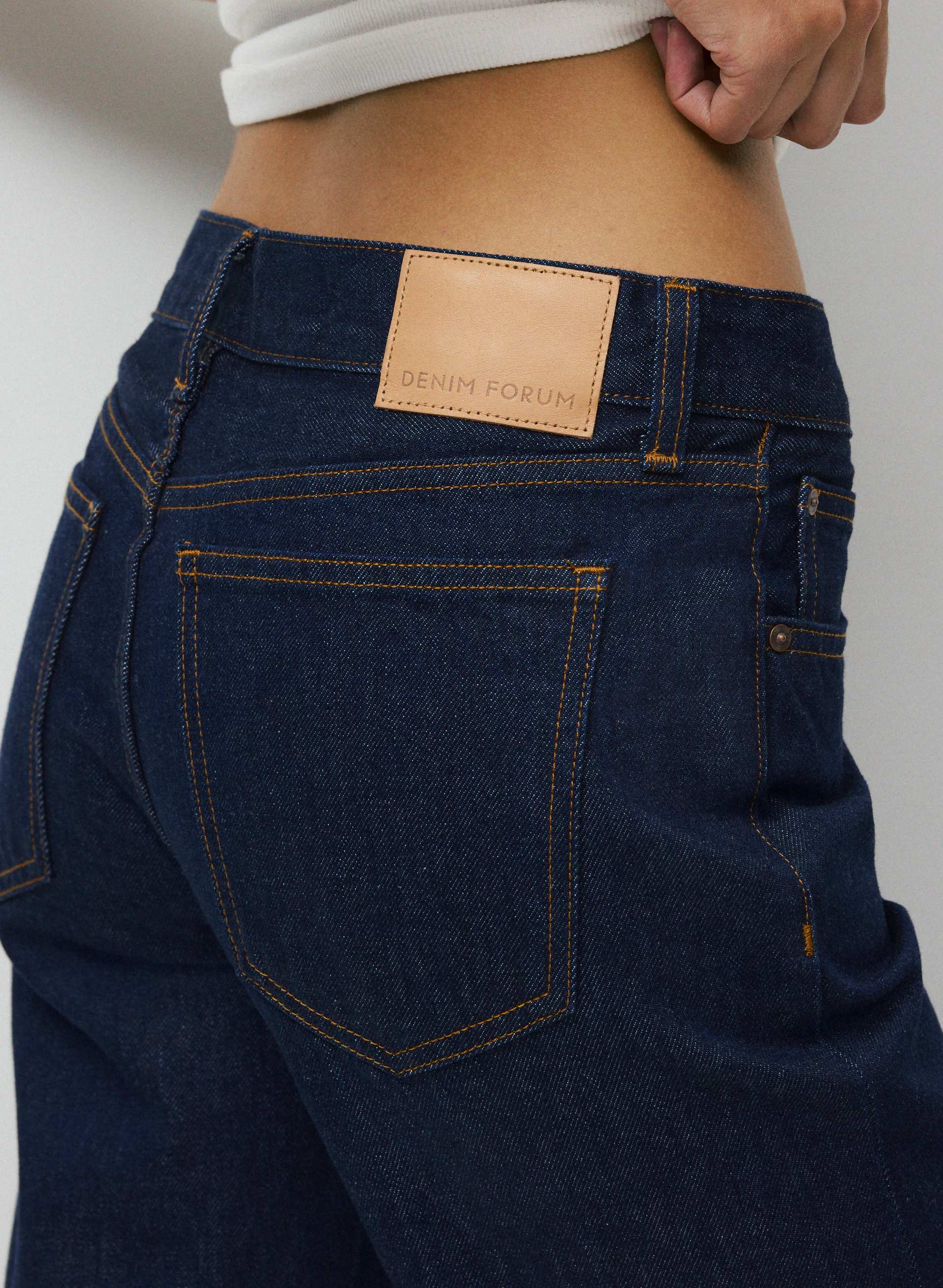 THE FARRAH LO-RISE WIDE JEAN | Aritzia