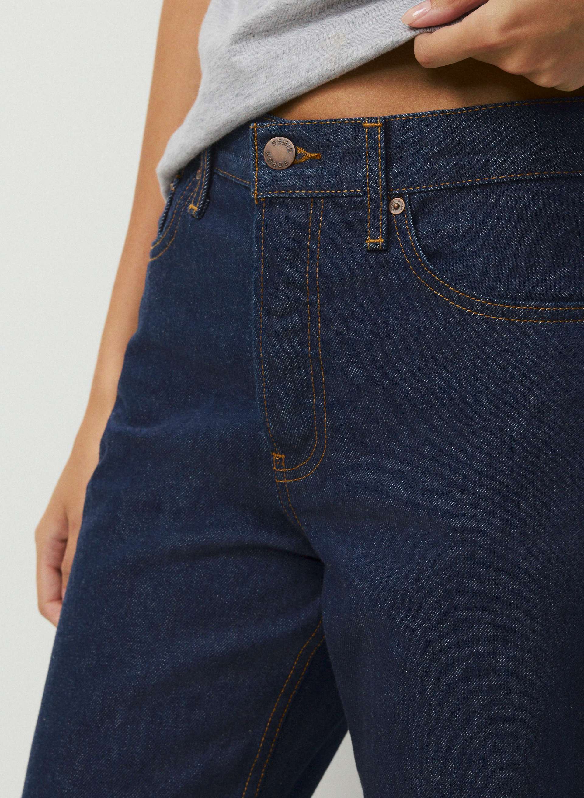 004 HI-RISE STRAIGHT JEAN | Aritzia