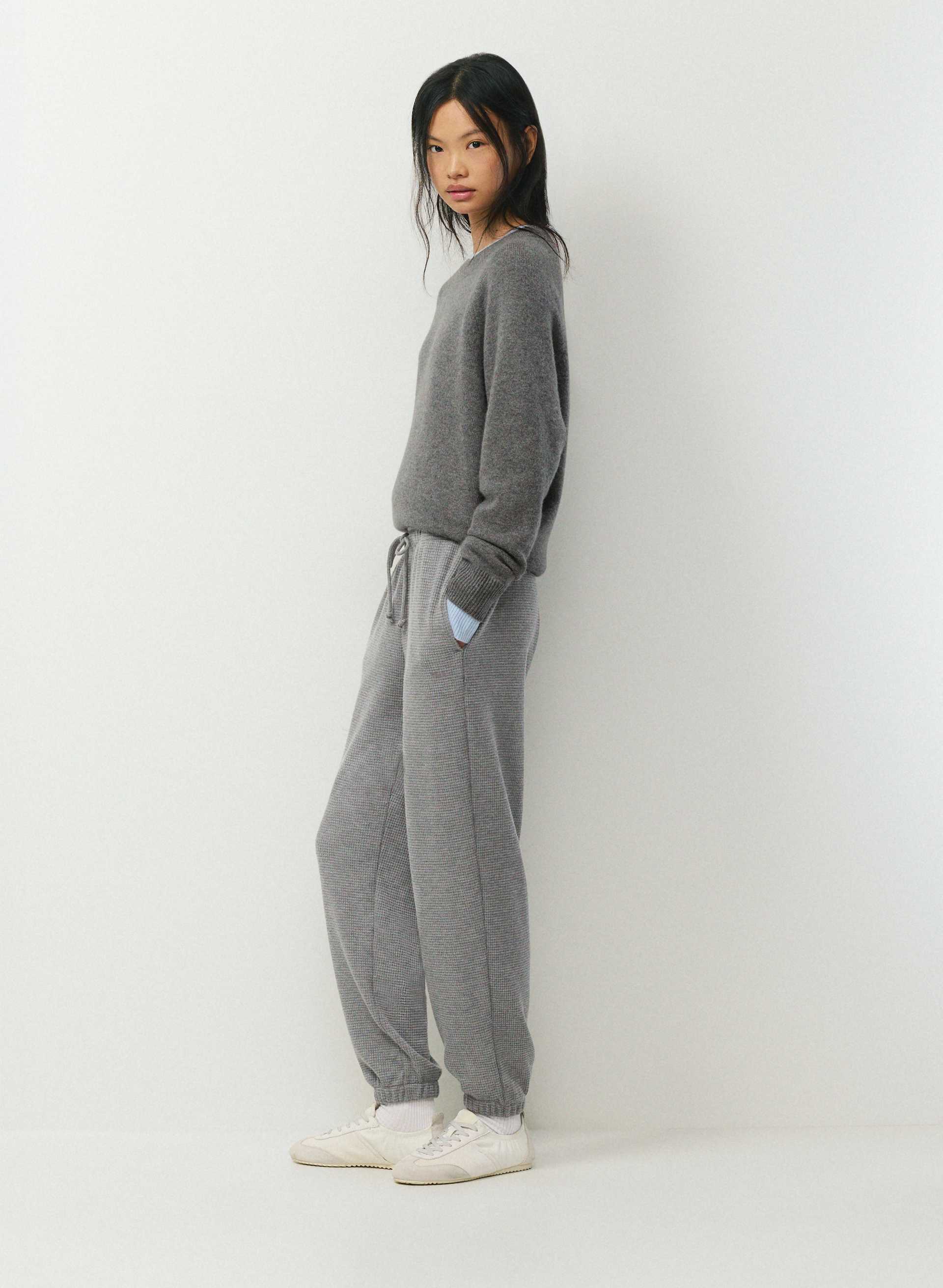 PANTALON JOGGEUR PORCH | Aritzia