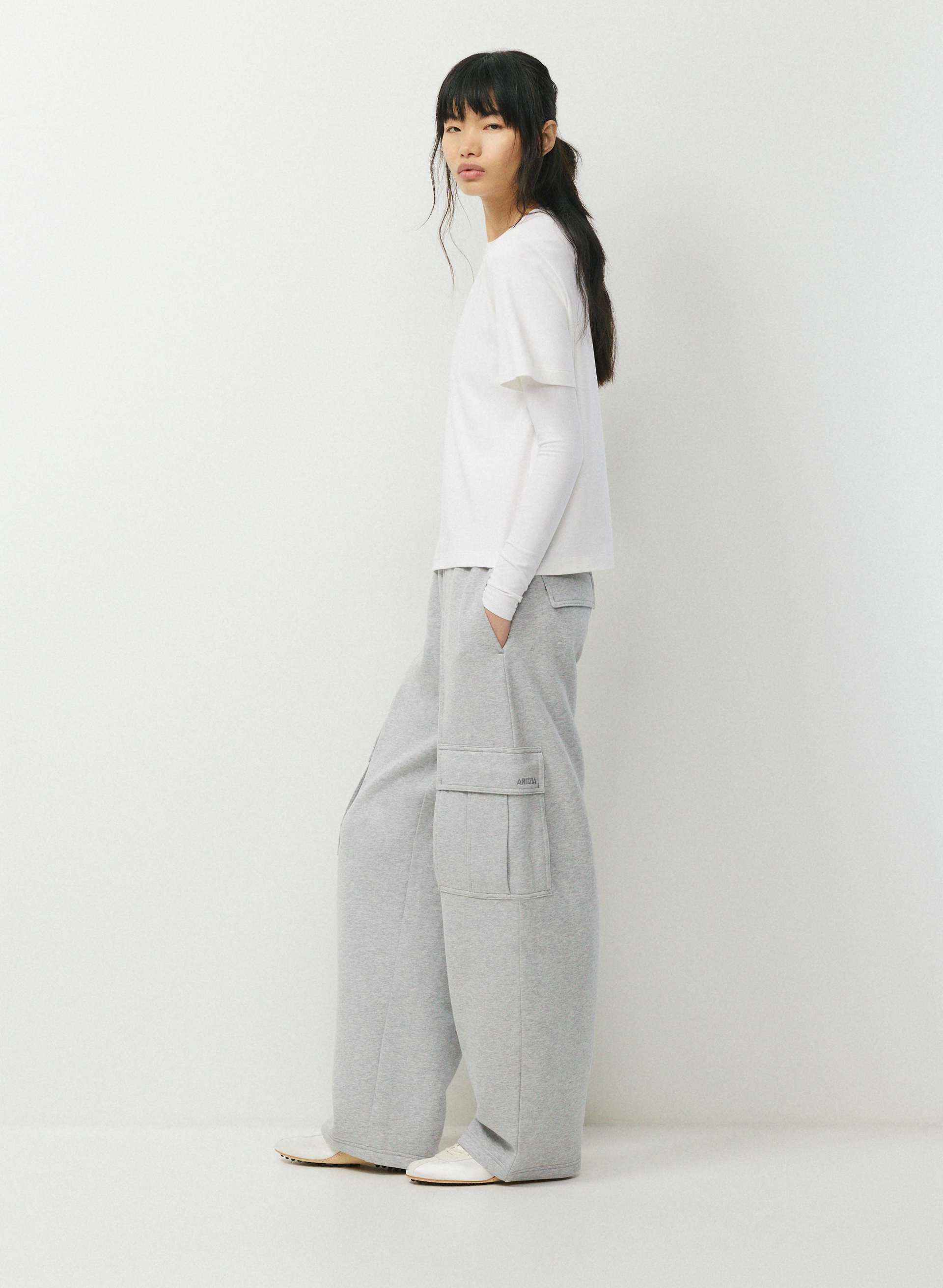 COZY SWEATFLEECE MEGA CARGO BARREL SWEATPANT | Aritzia