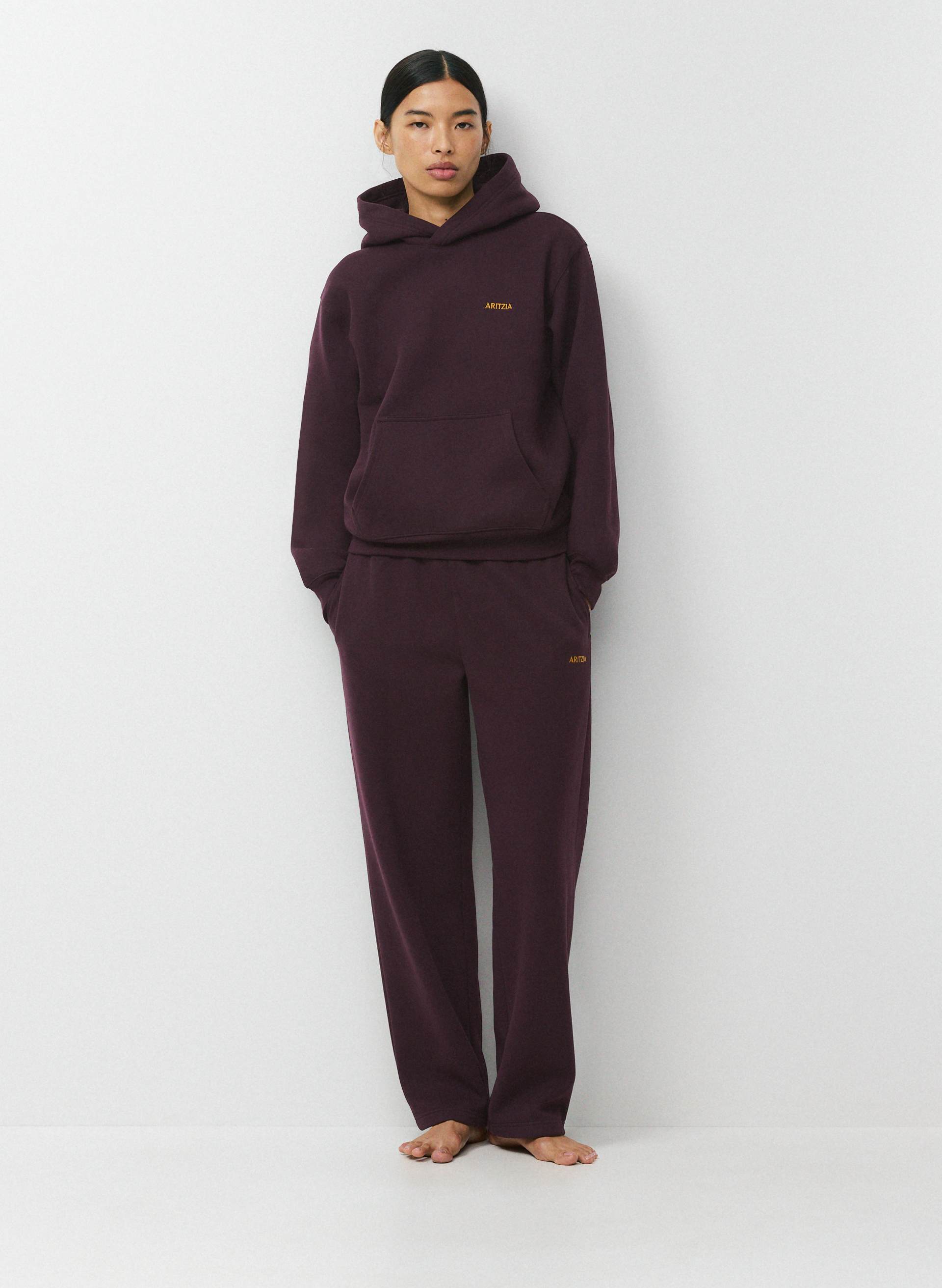 COZY SWEATFLEECE MEGA STRAIGHT™ SWEATPANT - Go-to oversized straight-leg fleece sweatpants in limited-edition colourways. 