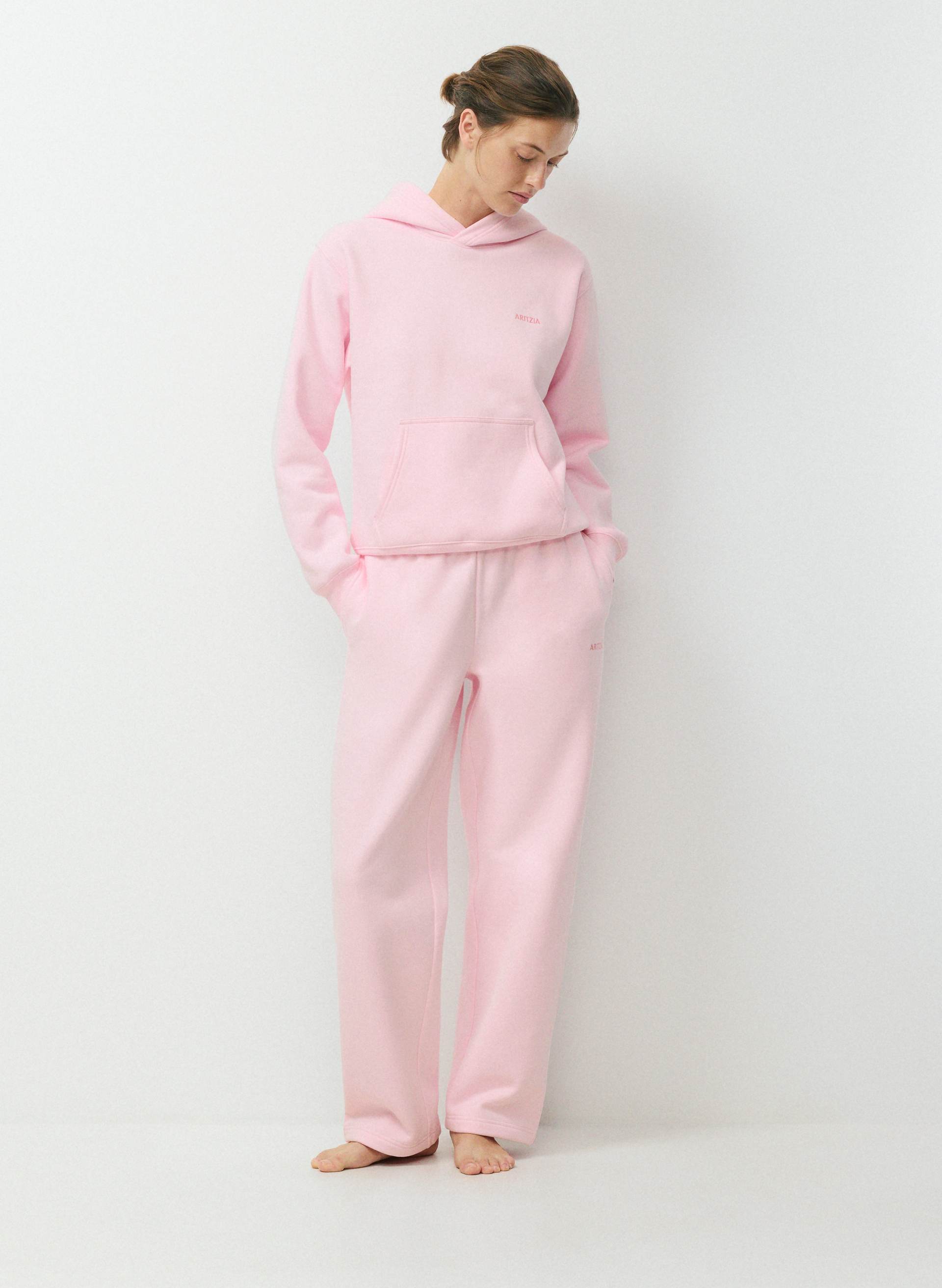 COZY SWEATFLEECE MEGA STRAIGHT™ SWEATPANT - Go-to oversized straight-leg fleece sweatpants in limited-edition colourways. 