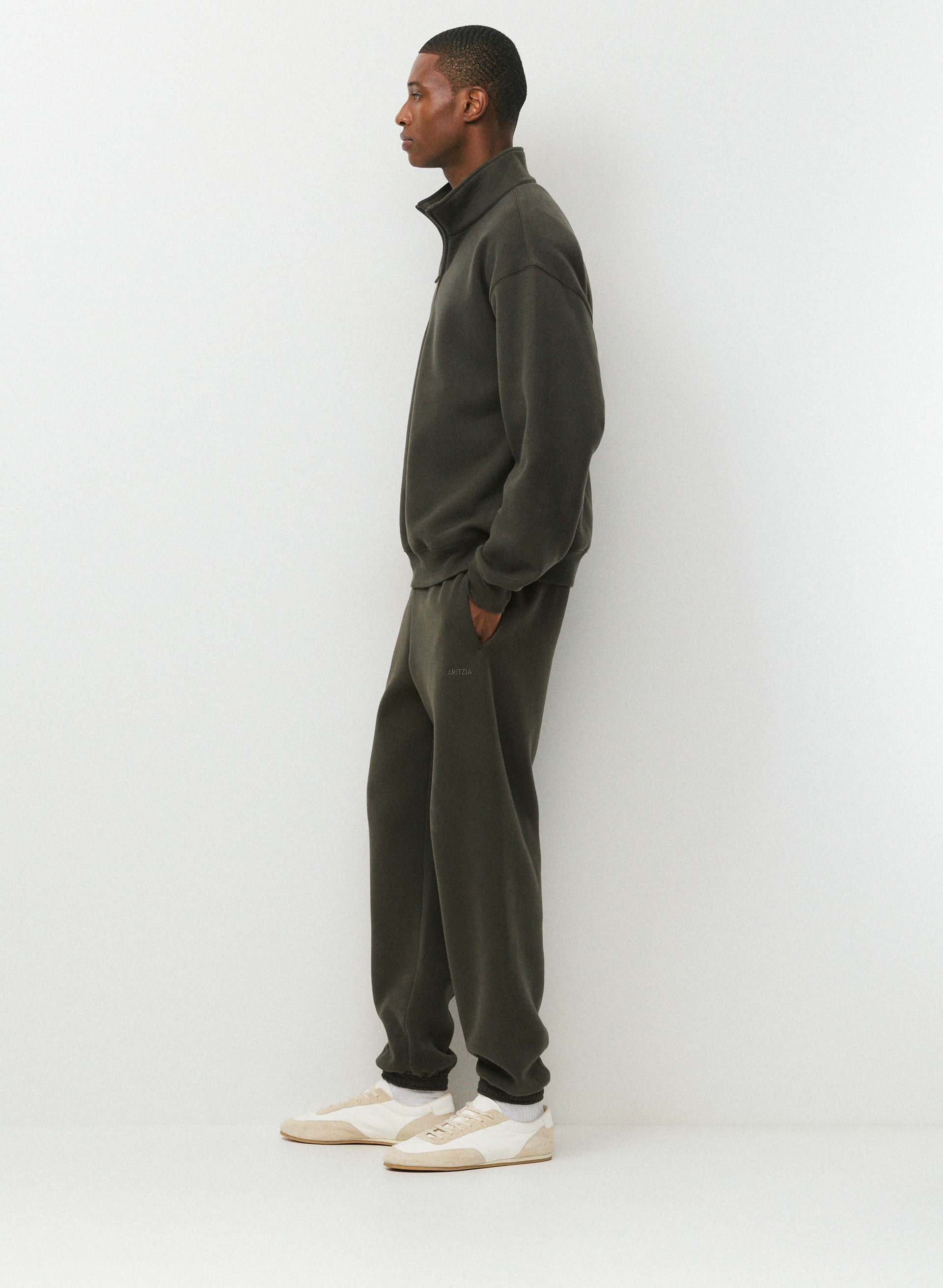 PANTALON JOGGEUR HOMMES MÉGA - MOLL. DOUILLET | Aritzia