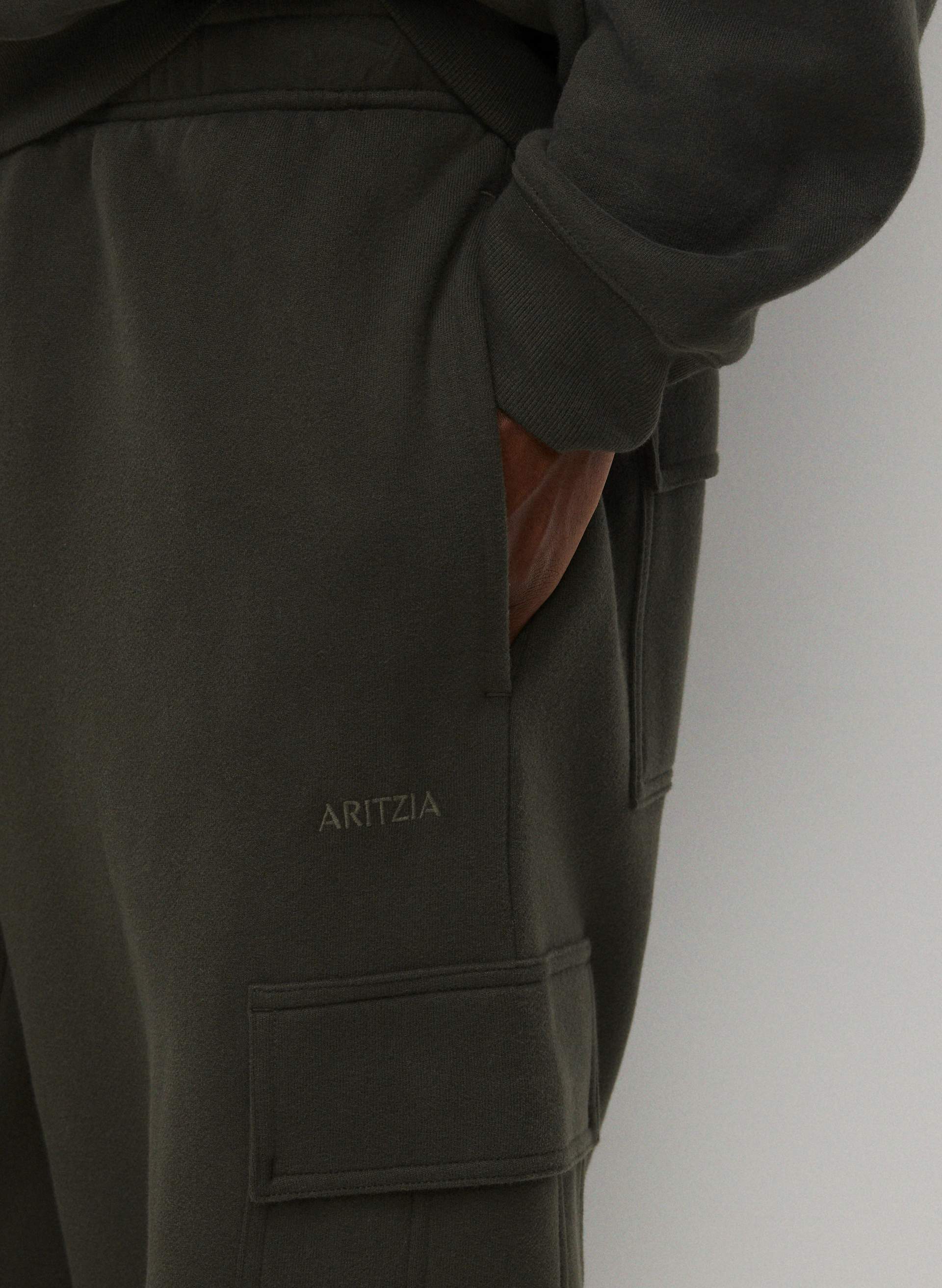 COZY SWEATFLEECE MEGA CARGO™ SWEATPANT MEN'S | Aritzia