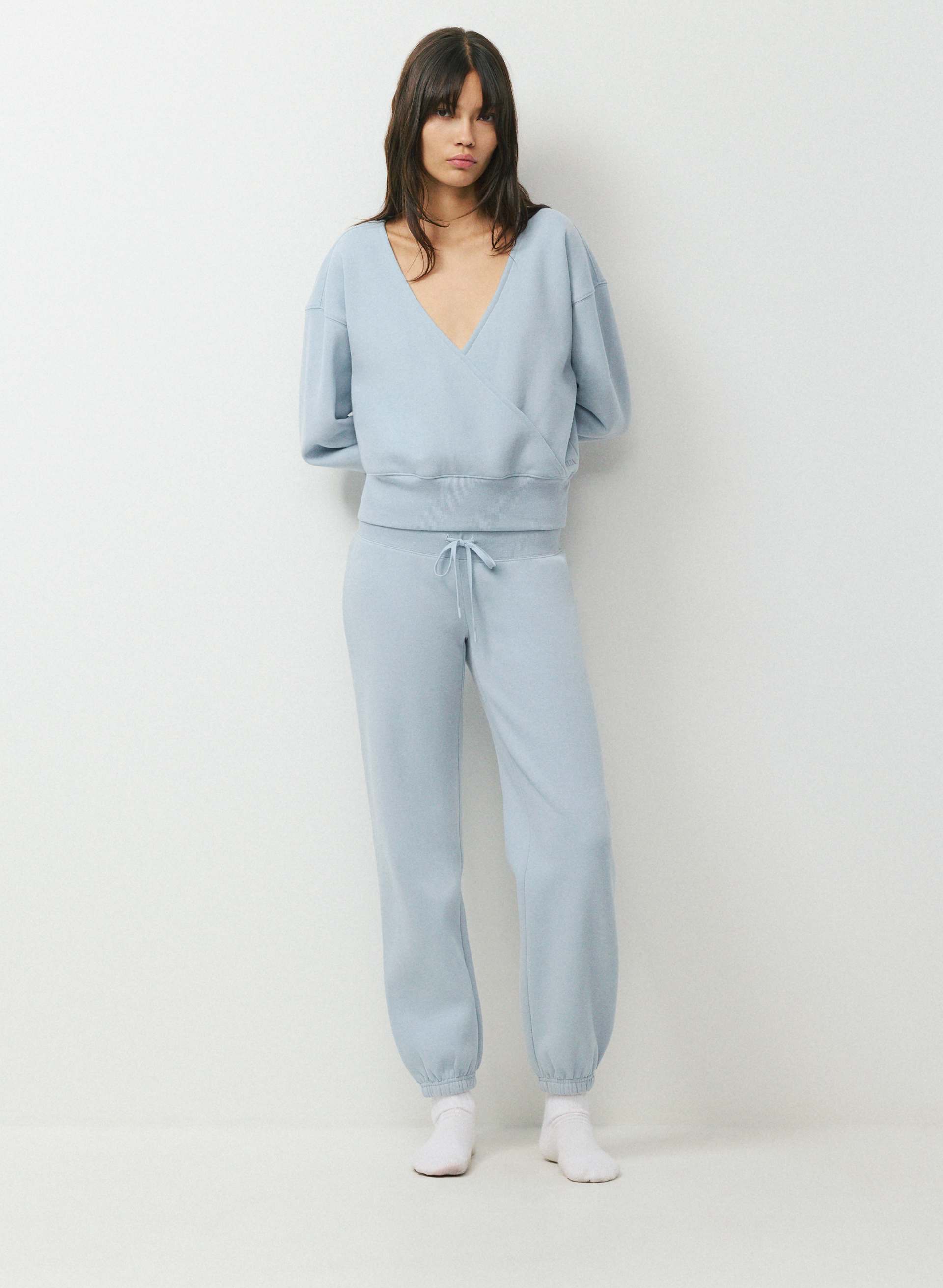 PANTALON JOGGEUR PARF. BANDE - MOLL. DOUILL. | Aritzia