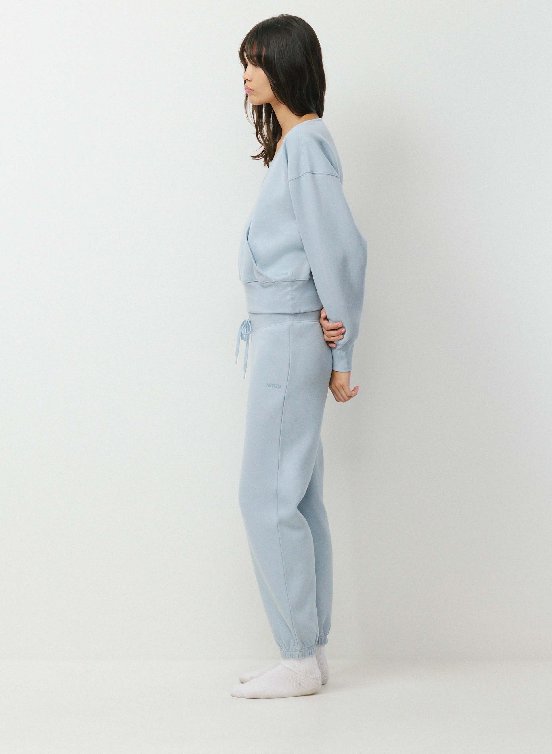 PANTALON JOGGEUR PARF. BANDE - MOLL. DOUILL. | Aritzia