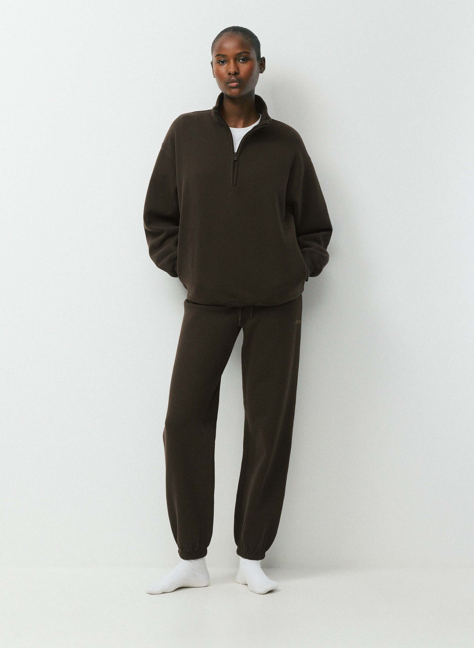 COZY SWEATFLEECE PERFECT BANDED JOGGER | Aritzia