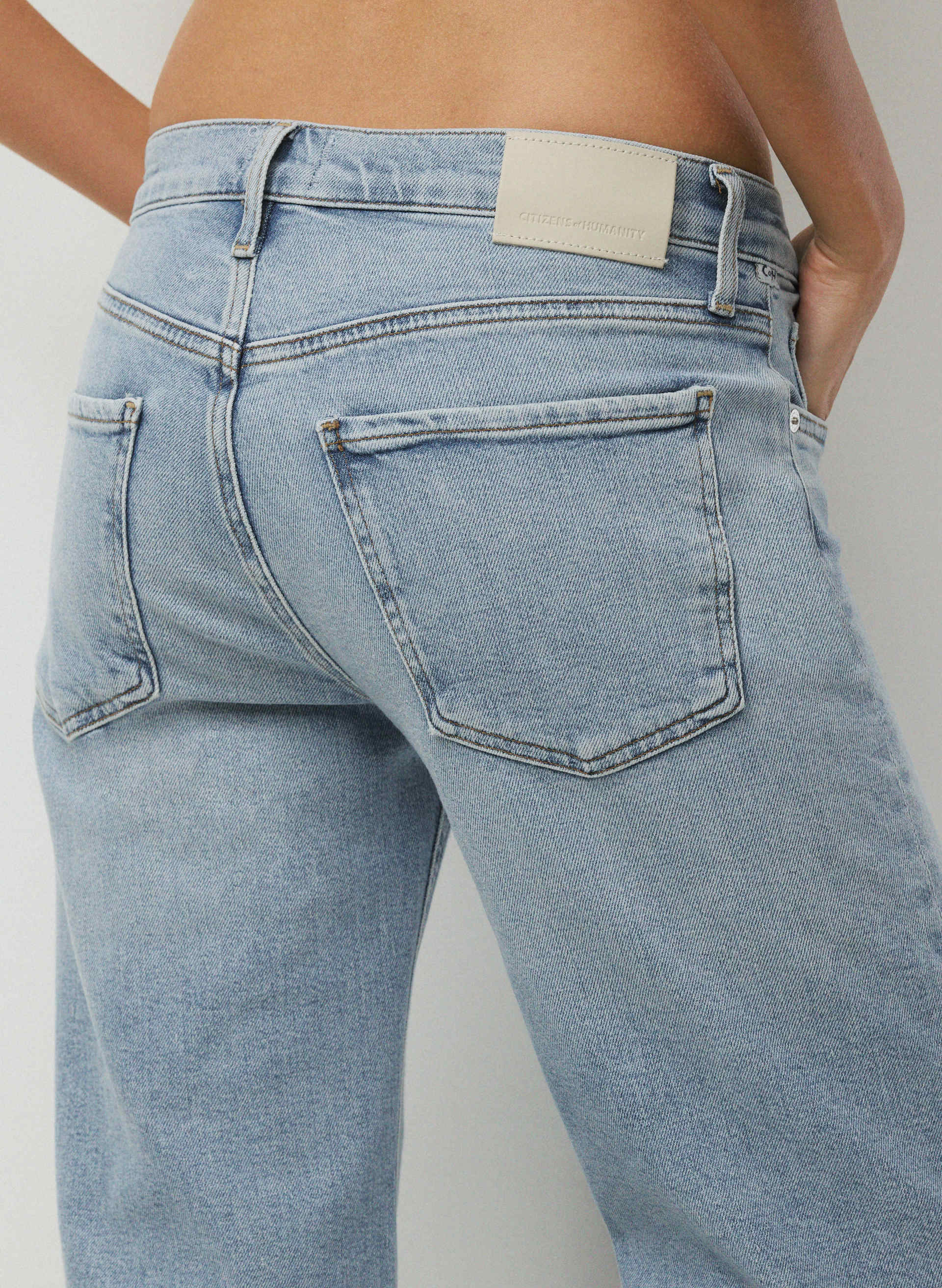 JEAN NORA À JAMBE DE STYLE PANTALON HABILLÉ | Aritzia