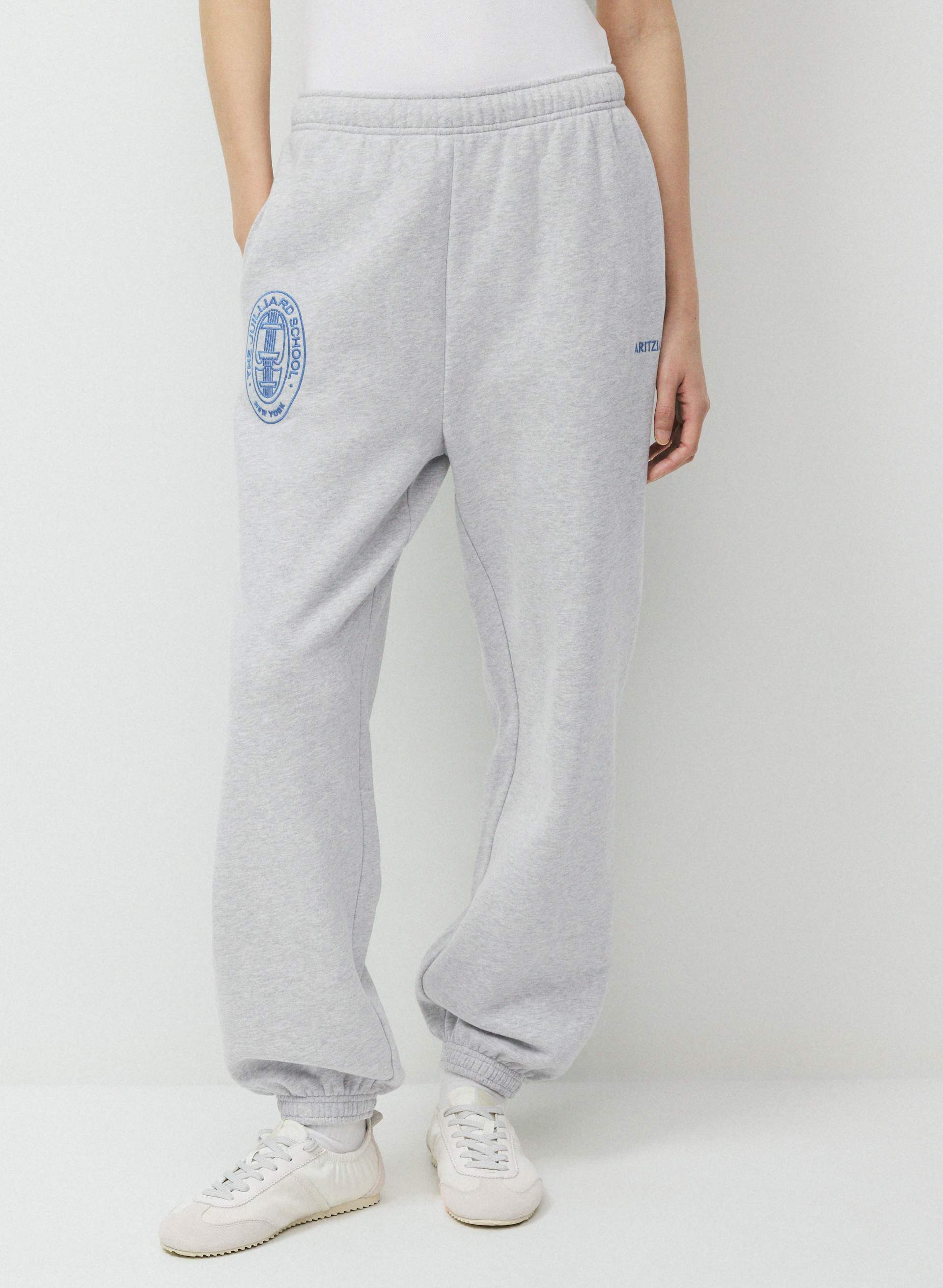 JUILLIARD X COZY SWEATFLEECE MEGA JOGGER - Limited-edition oversized fleece joggers with The Juilliard School graphic. 