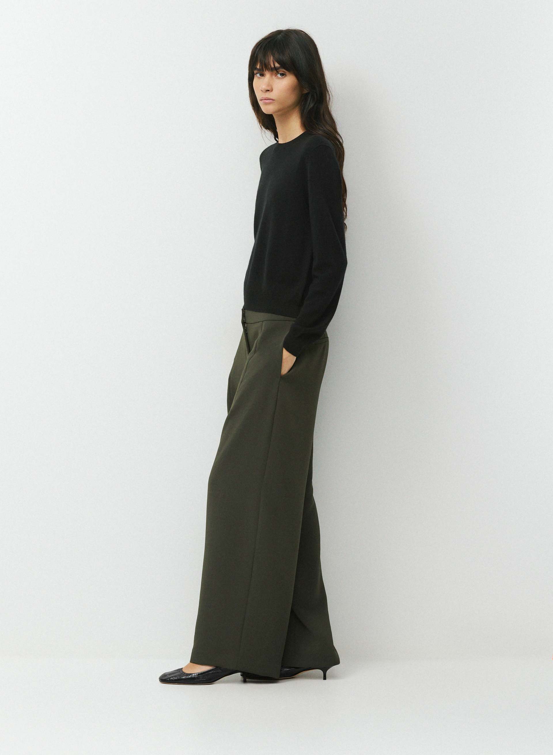 NEW HELIX BARREL PANT | Aritzia