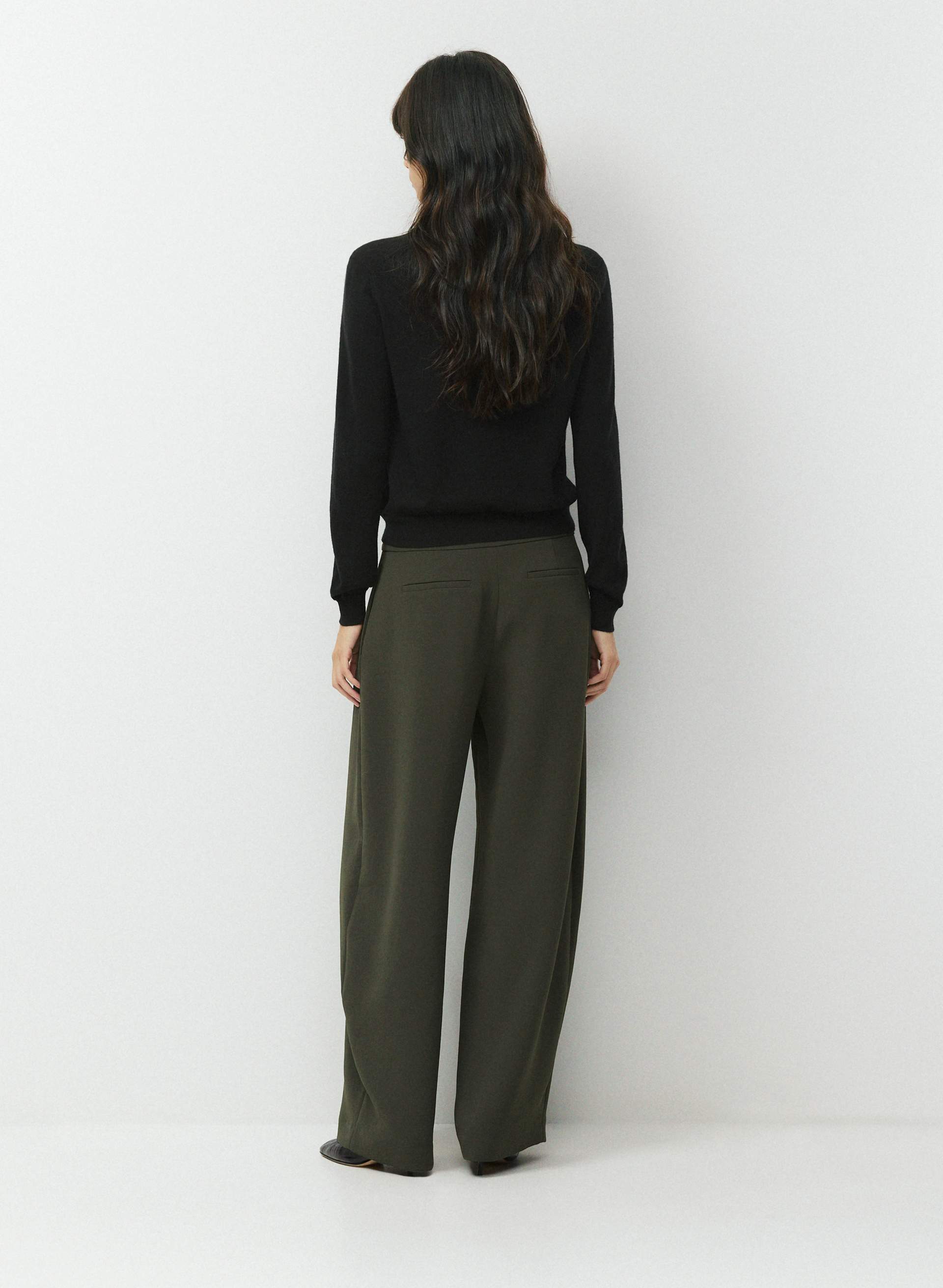 NEW HELIX BARREL PANT | Aritzia