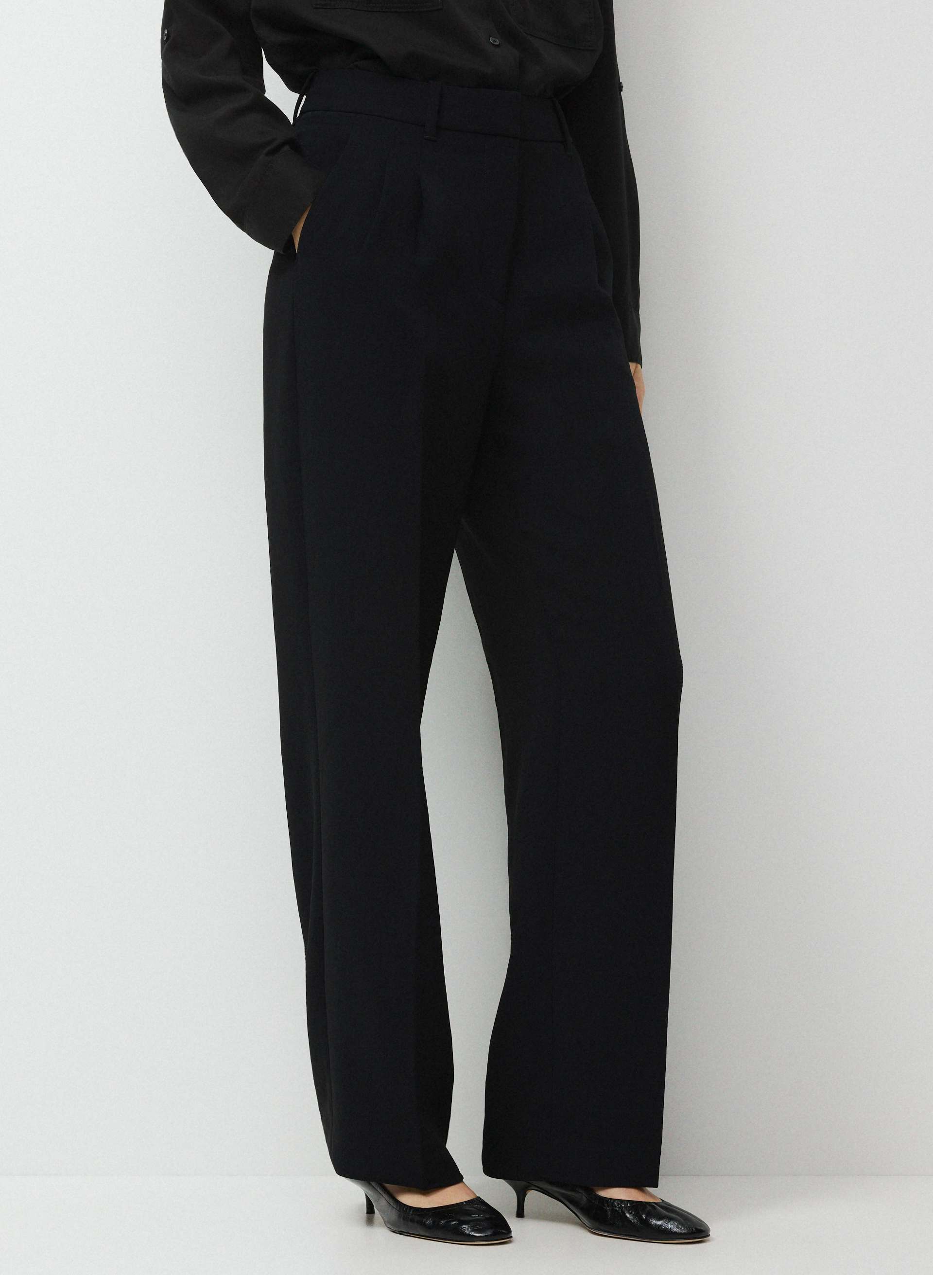 THE EFFORTLESS PANT™ | Aritzia