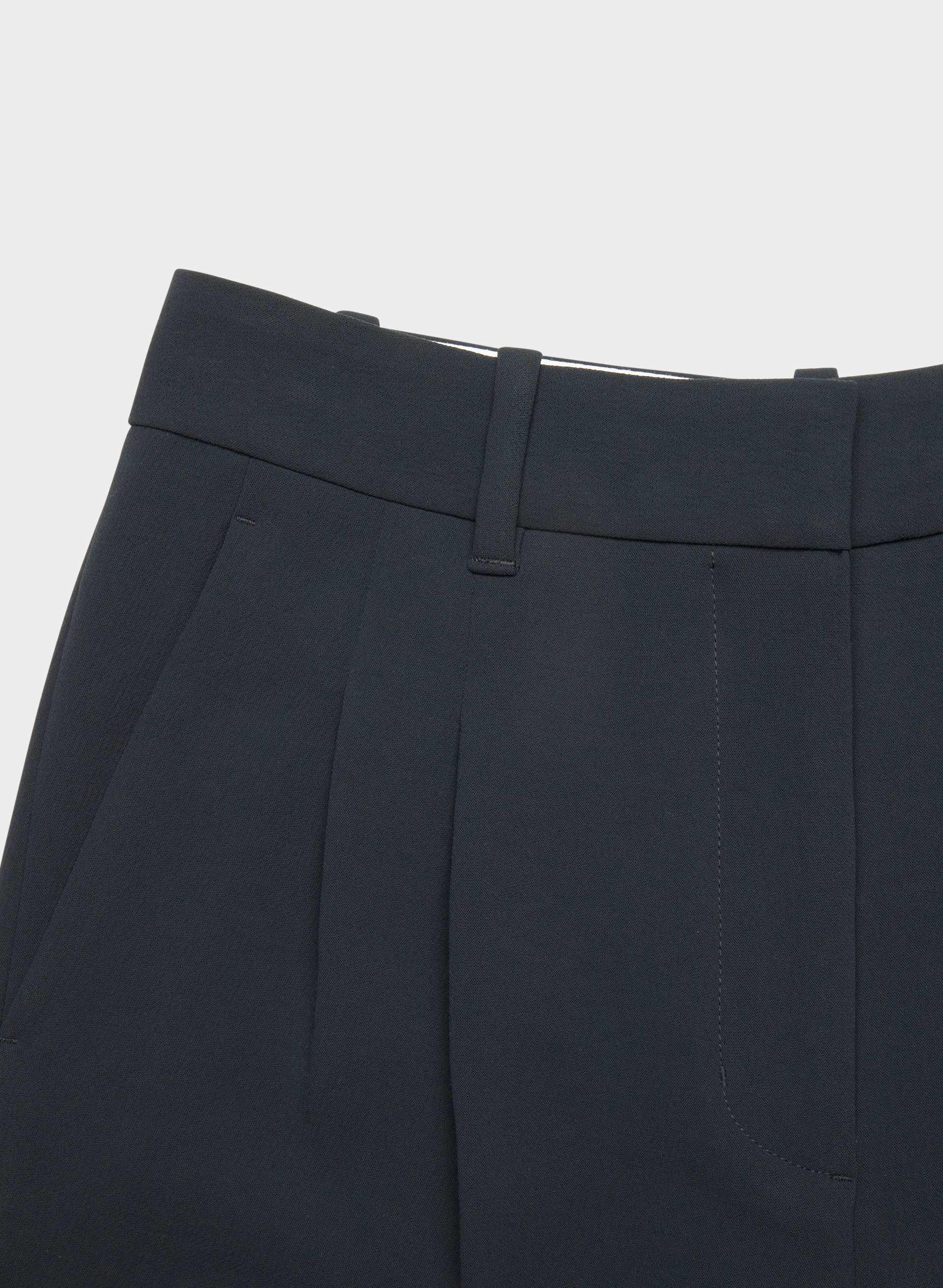 THE EFFORTLESS PANT™ | Aritzia