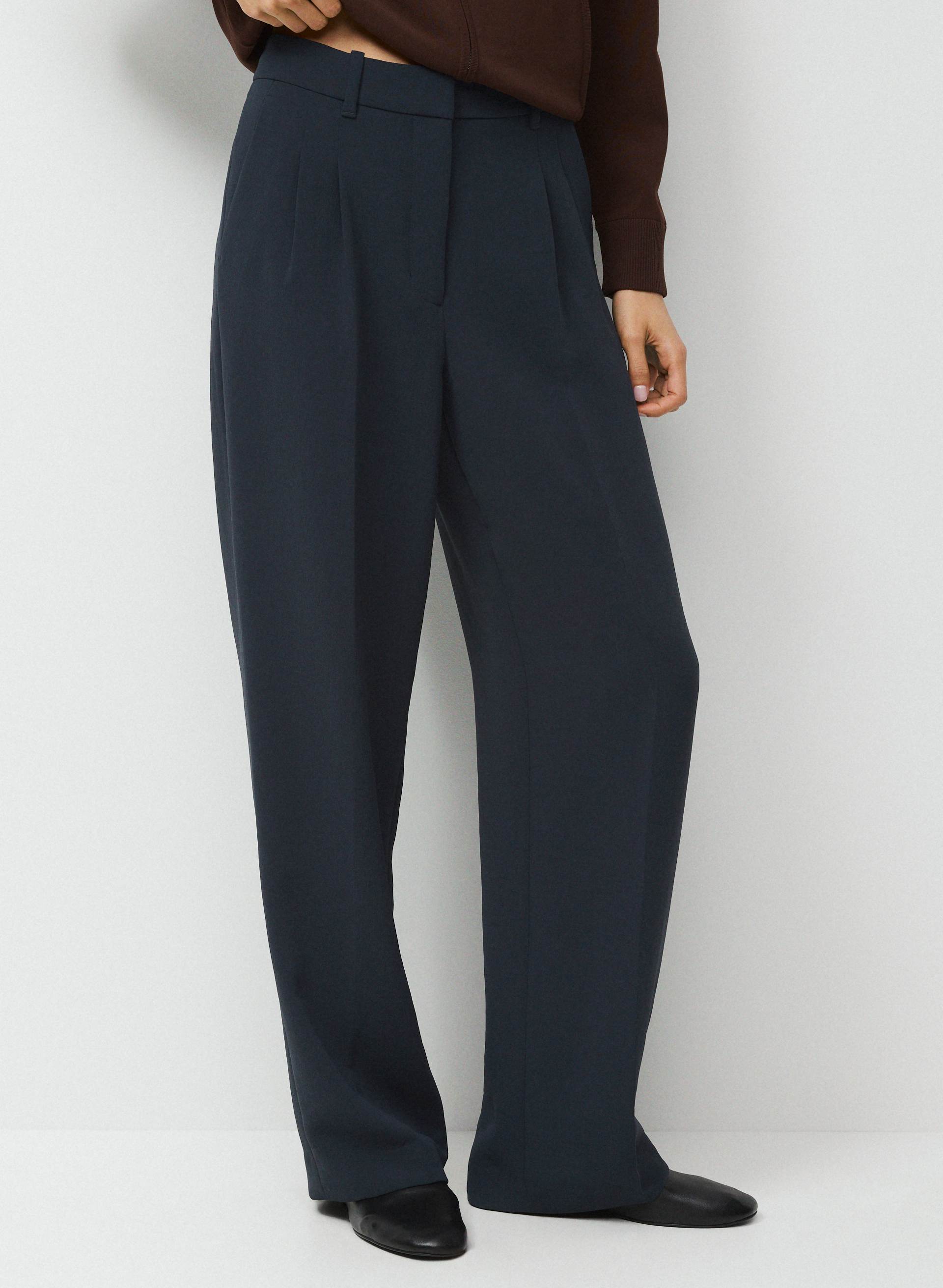 THE EFFORTLESS PANT™ | Aritzia