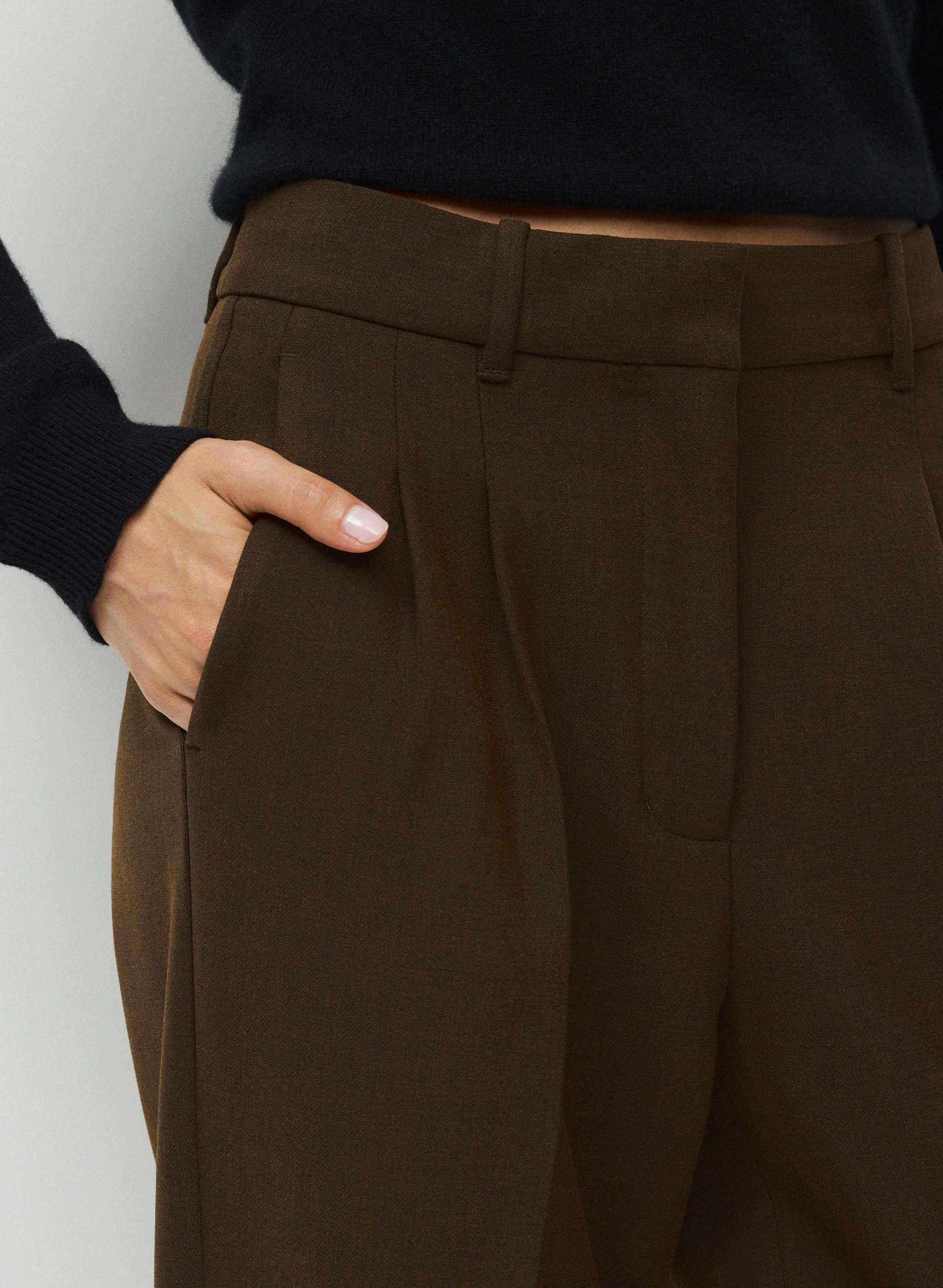 THE EFFORTLESS PANT™ | Aritzia