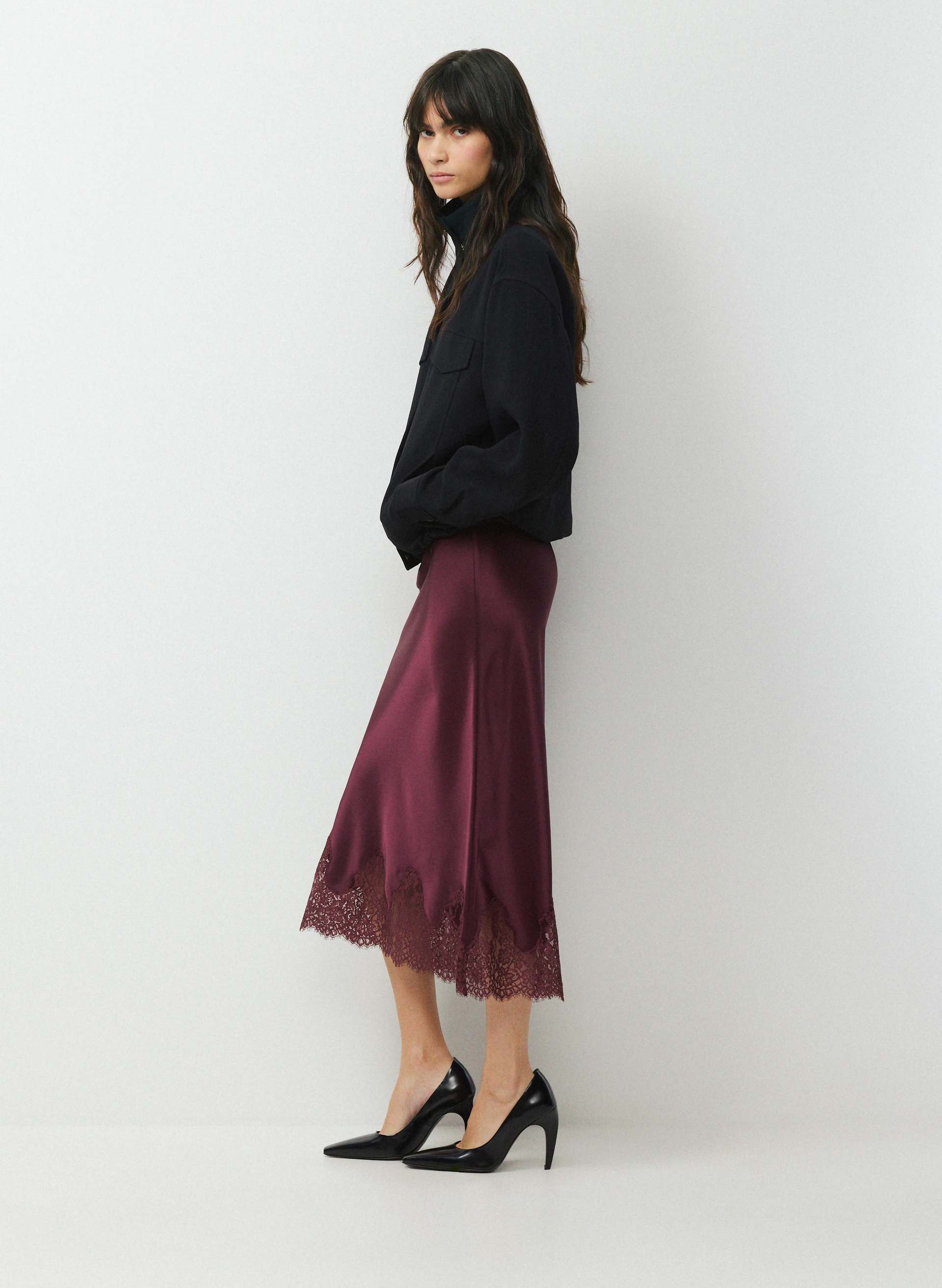 JUPE HENRIETTA EN SATIN | Aritzia