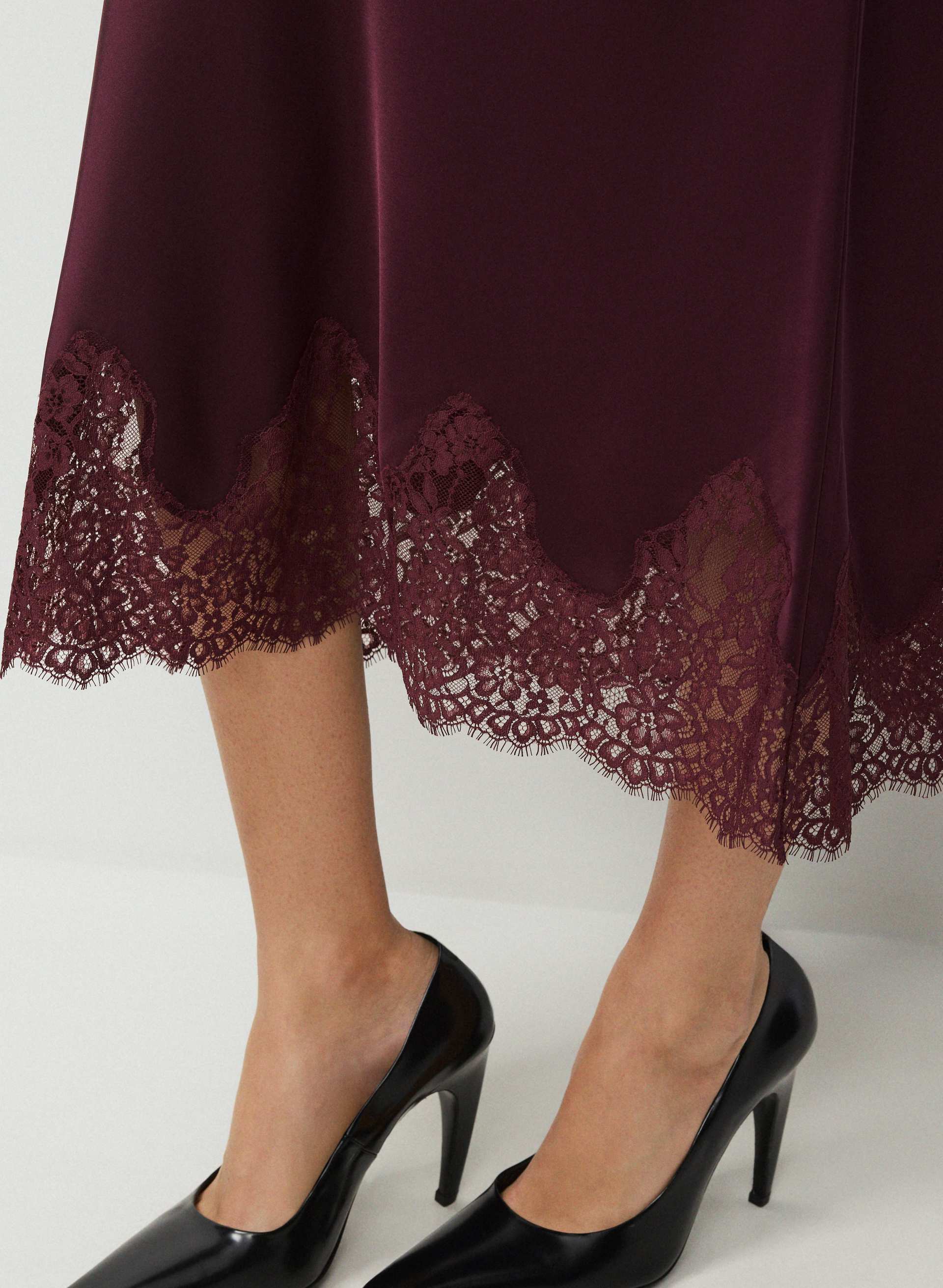 JUPE HENRIETTA EN SATIN | Aritzia