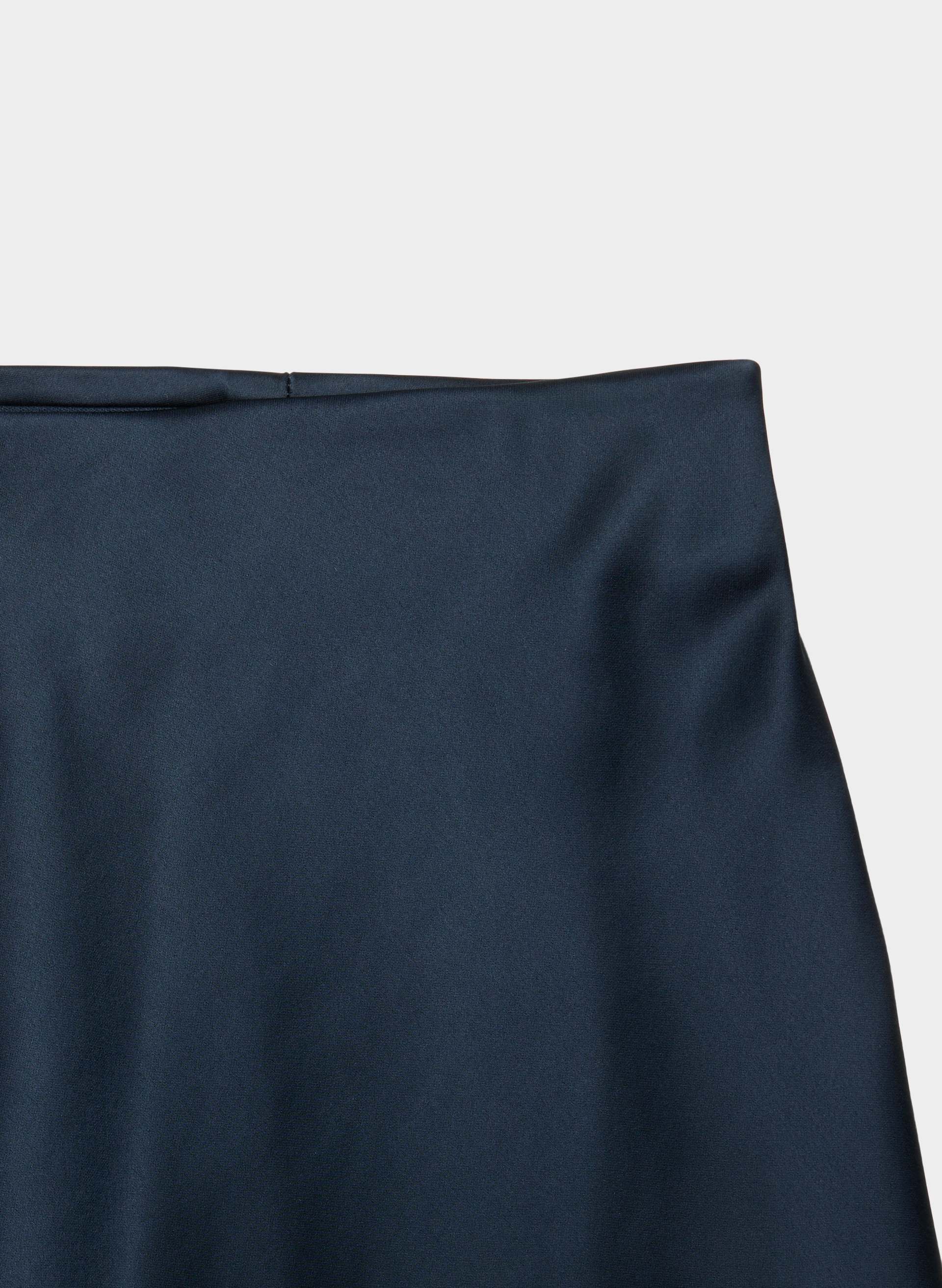 CAPTURE SATIN SKIRT | Aritzia