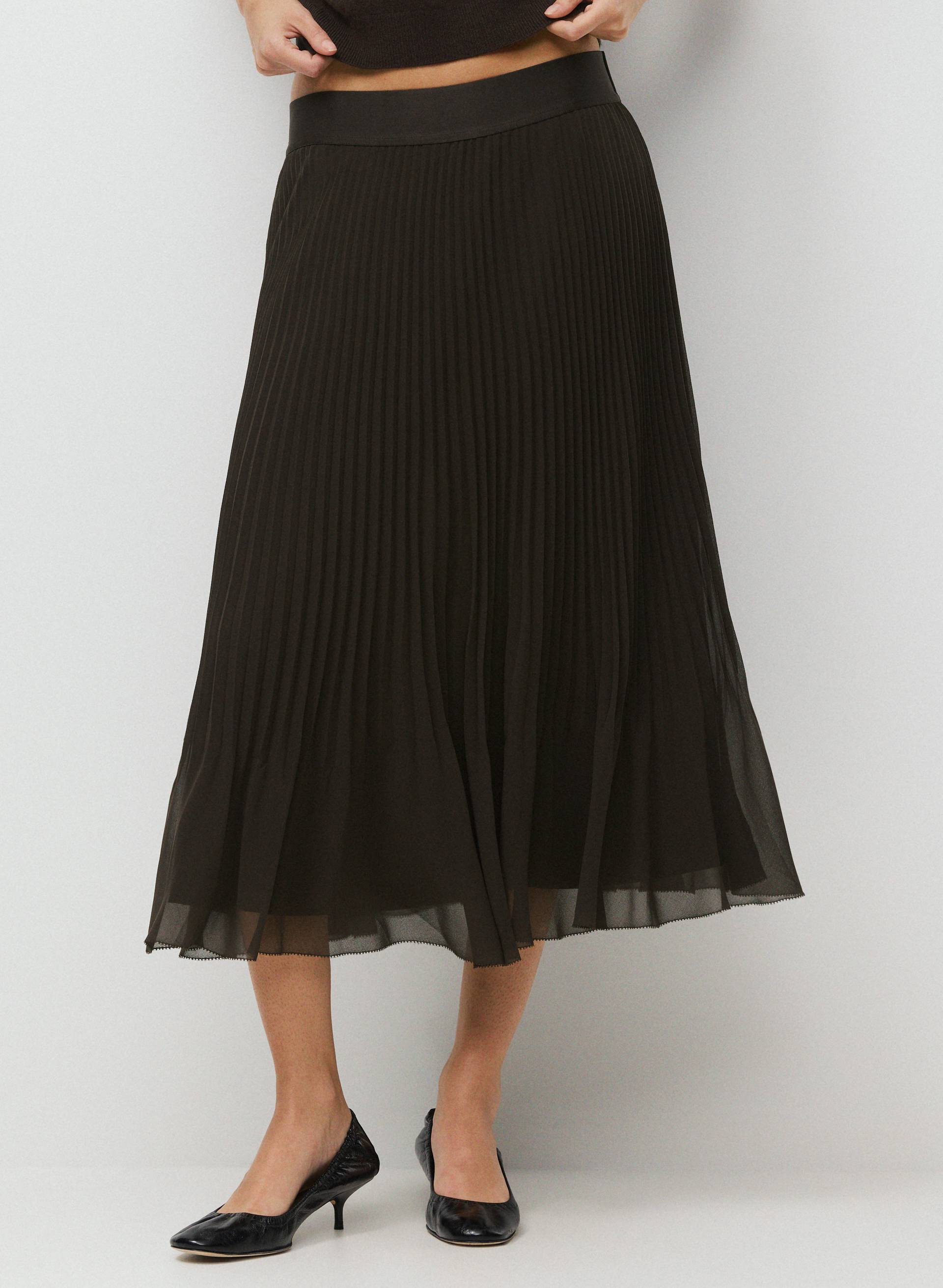 TWIRL PLEATED SKIRT | Aritzia