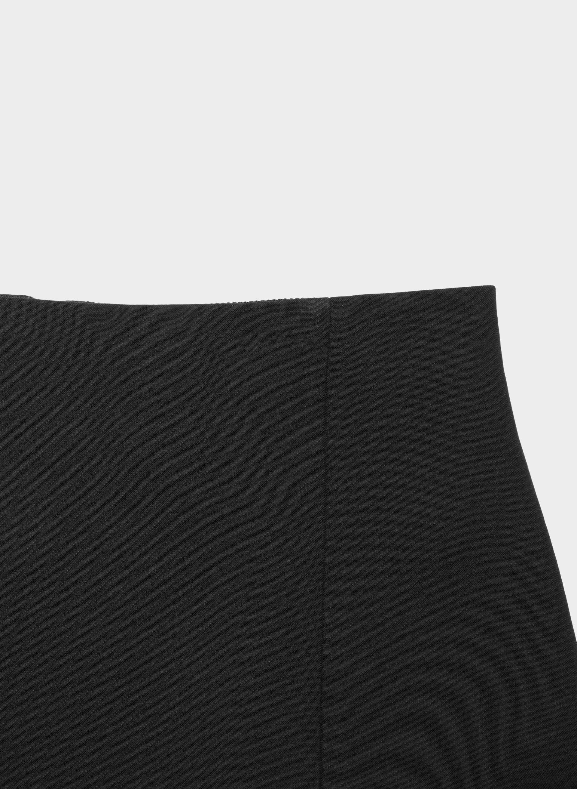 JUPE DELVE | Aritzia