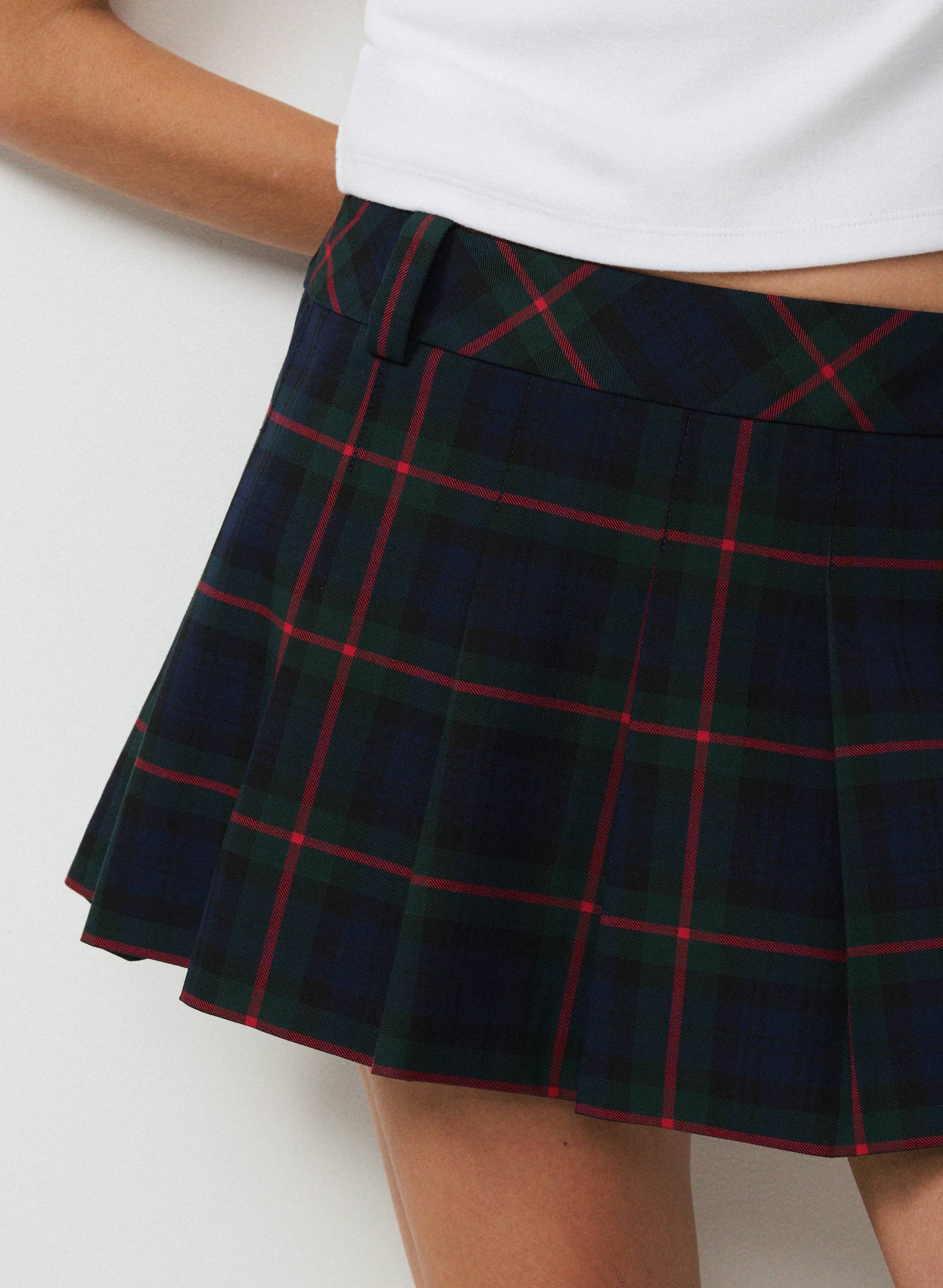 MICROJUPE-SHORT OLIVE À TAILLE ULTRABASSE | Aritzia