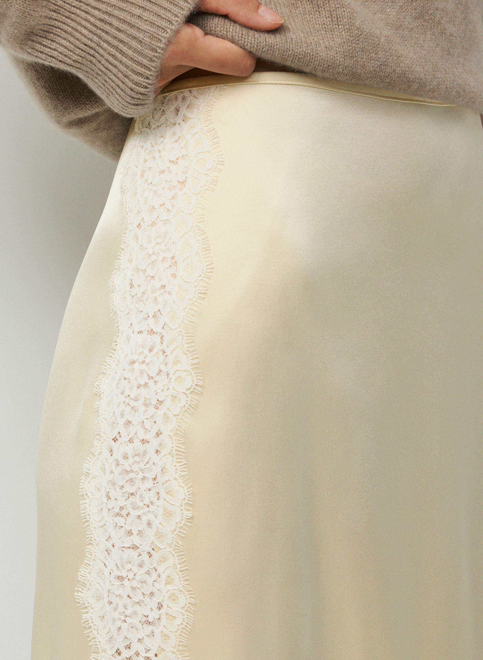 ROSEHIP SKIRT | Aritzia