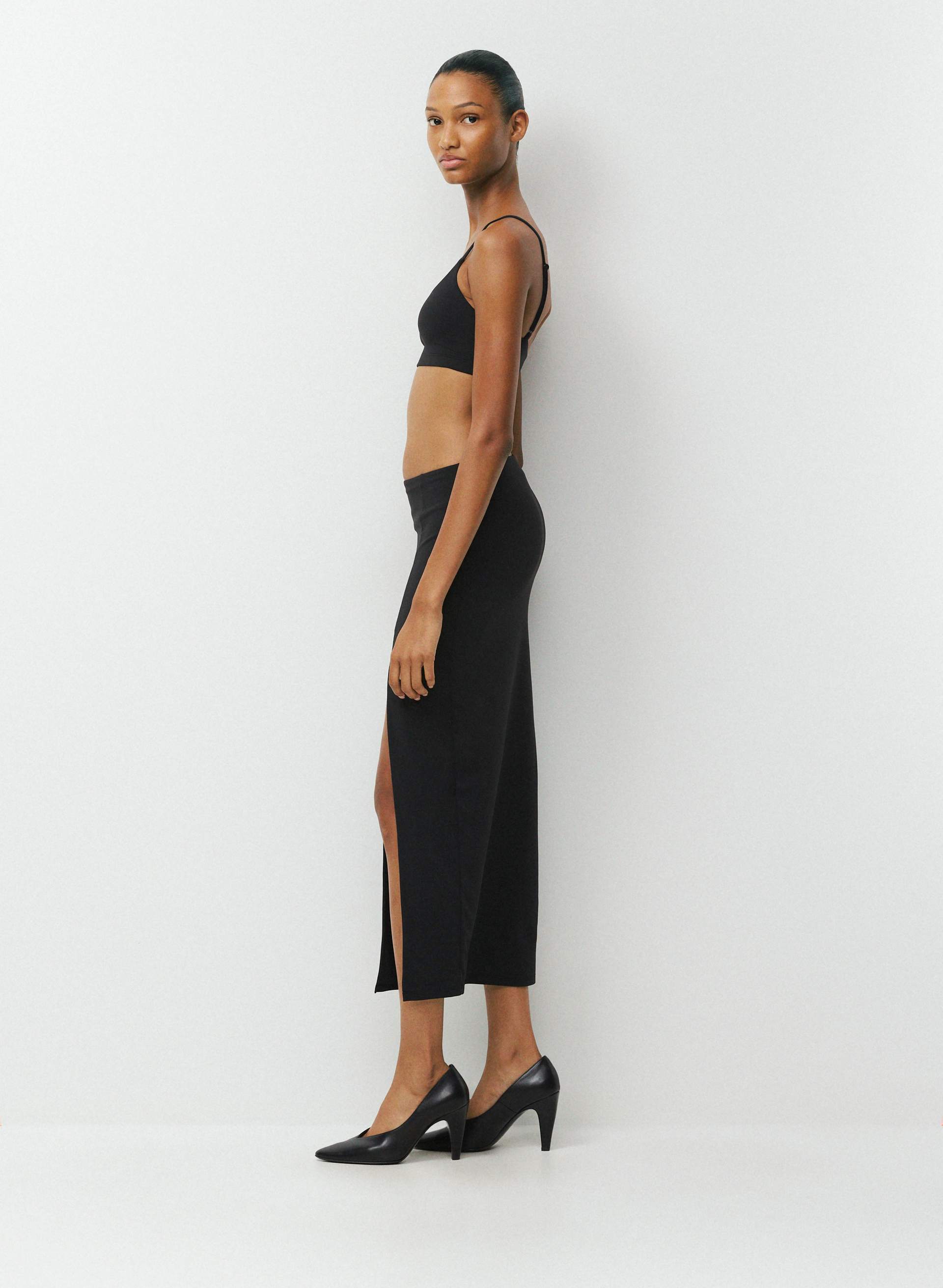 ORIGINAL CONTOUR PROXIMITY SKIRT | Aritzia