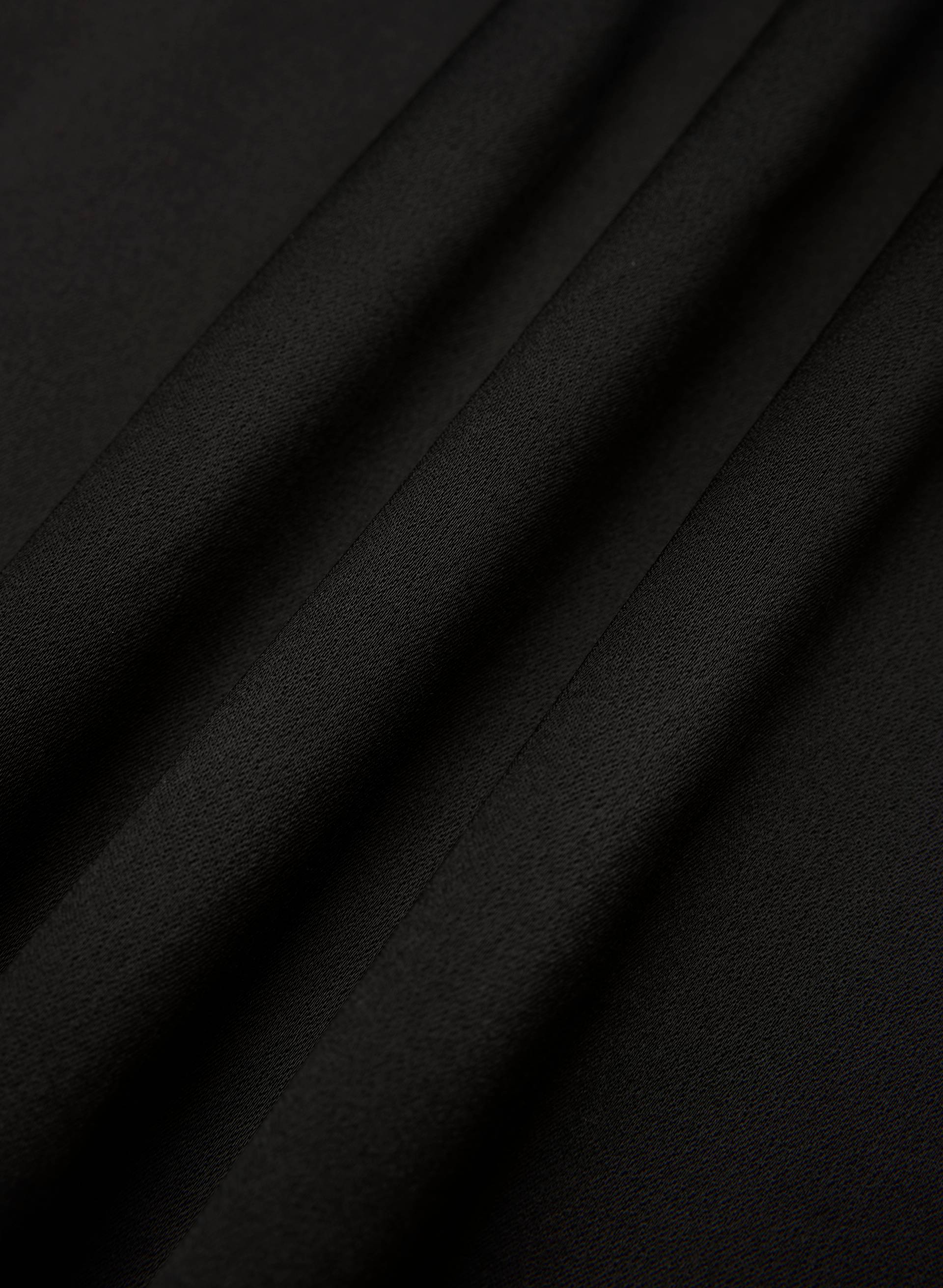 BELONGING SATIN SKIRT | Aritzia
