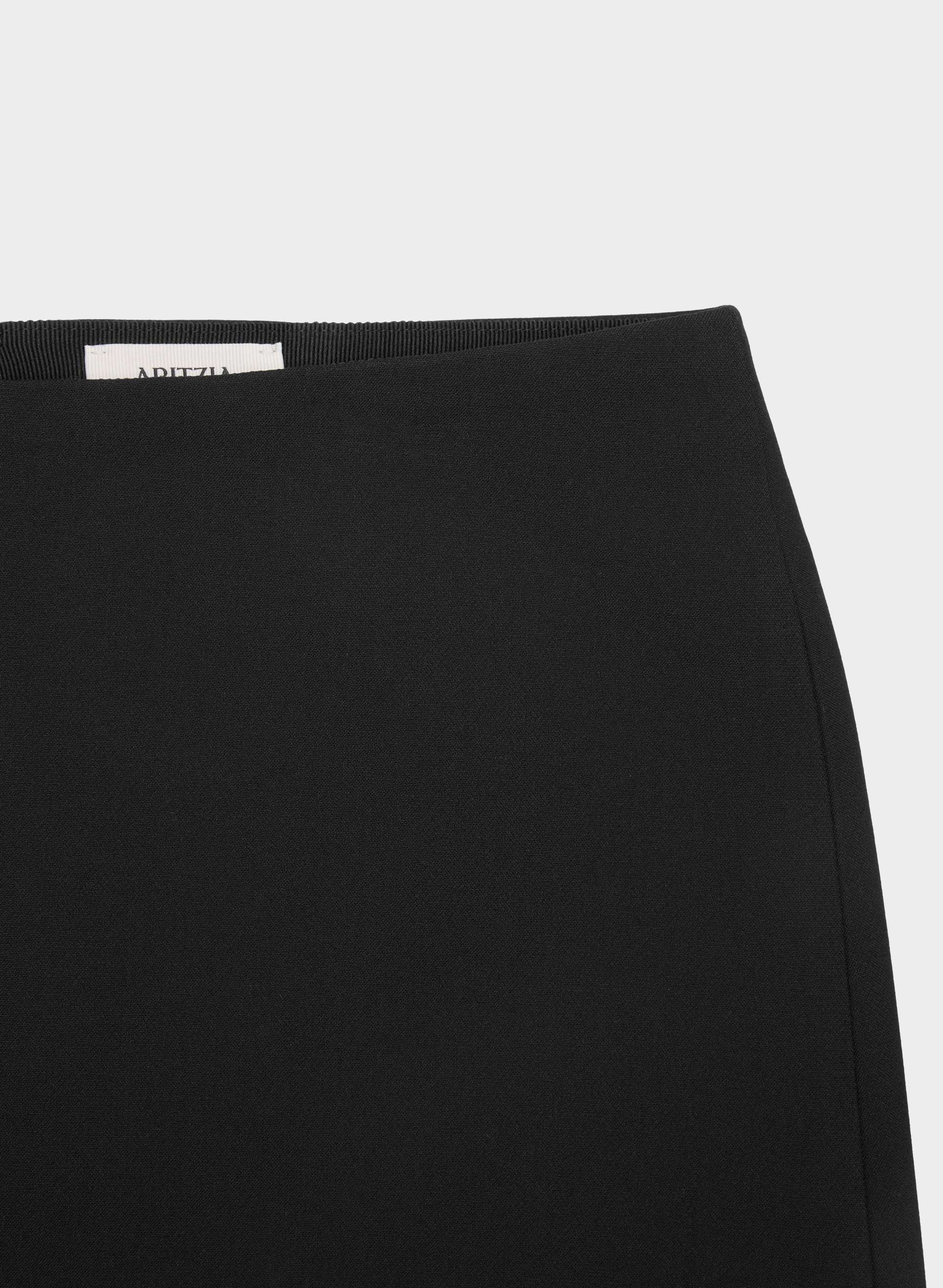 SIGNATURE SKIRT | Aritzia