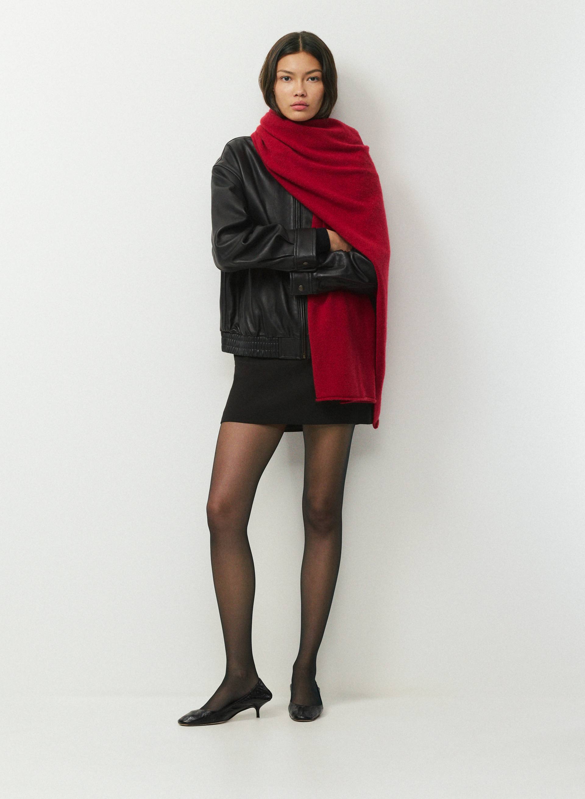 SIGNATURE SKIRT | Aritzia
