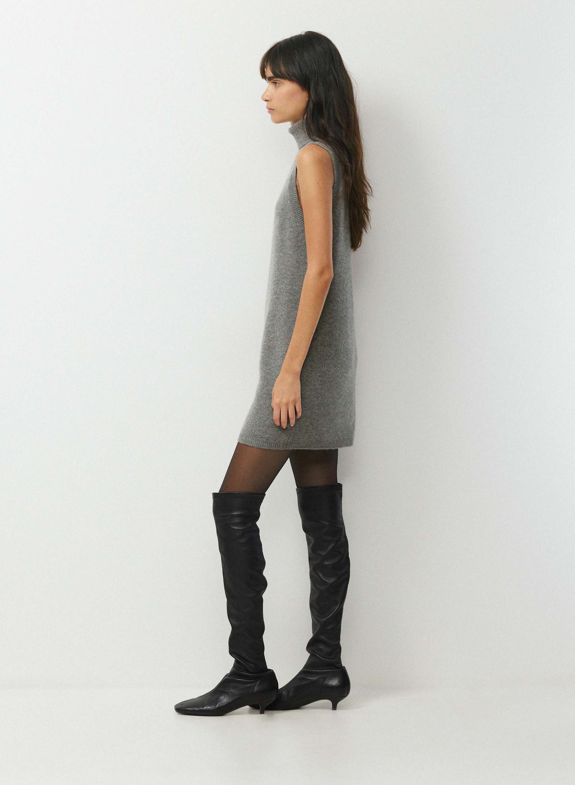 ROBE OUTLINE - CACHEMIRE-LAINE ESSENTIAL | Aritzia