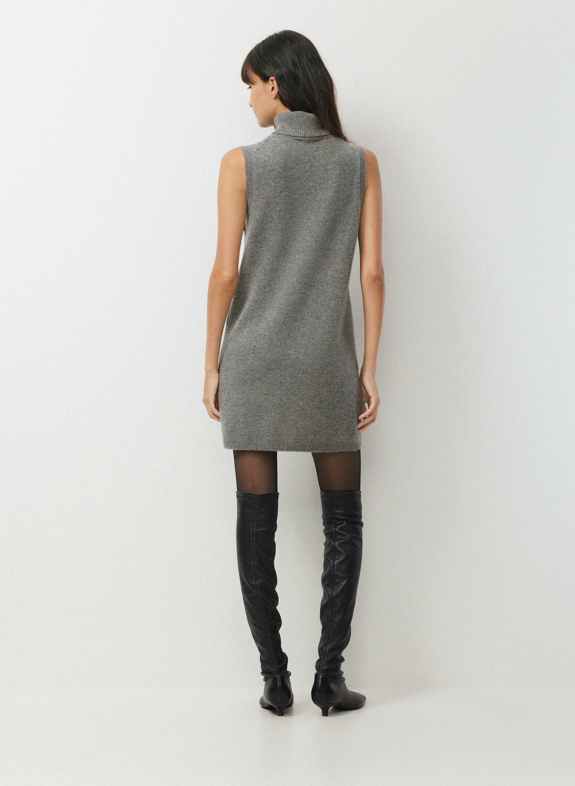 ROBE OUTLINE - CACHEMIRE-LAINE ESSENTIAL | Aritzia