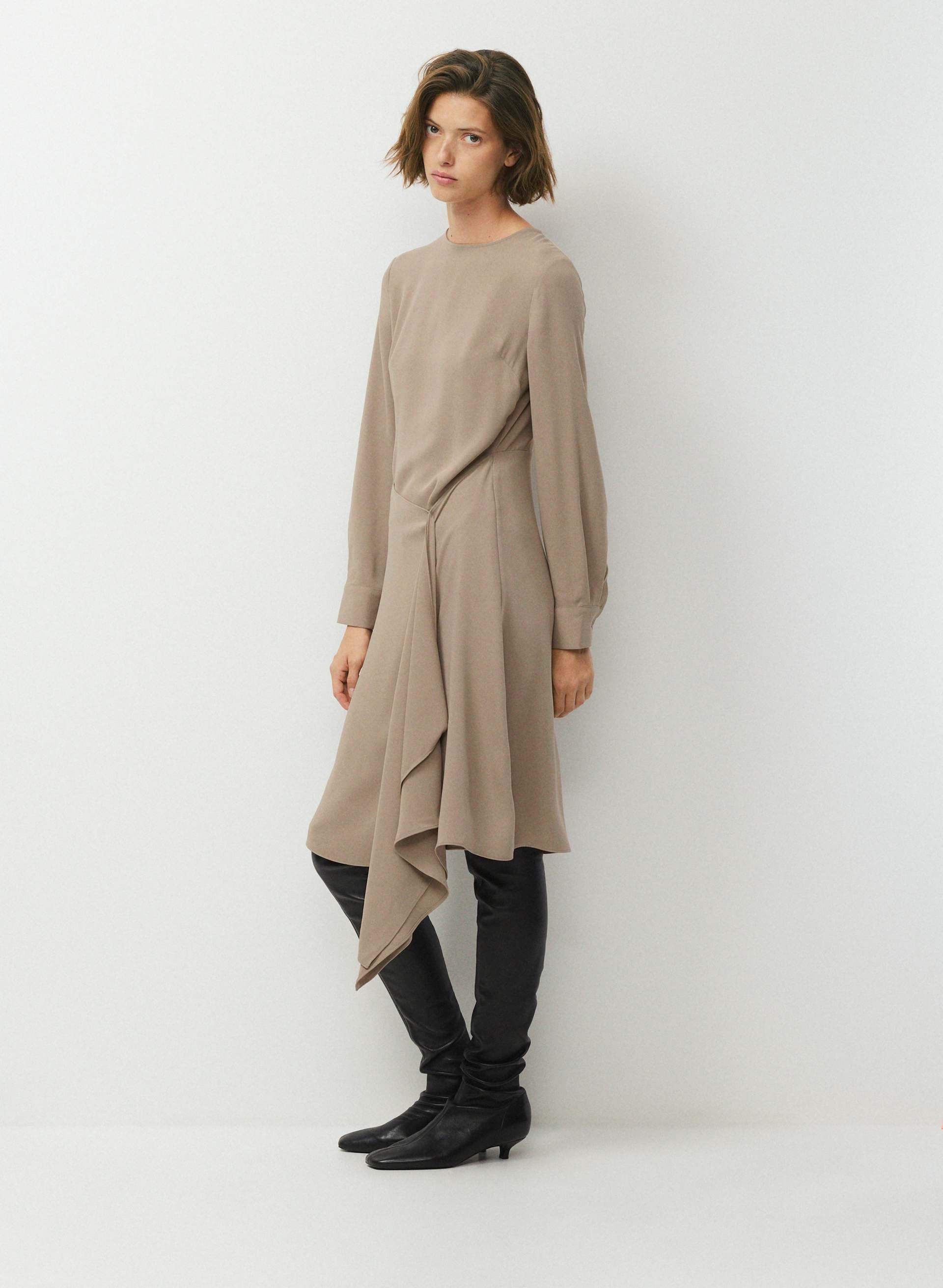 GRANDEUR DRESS | Aritzia
