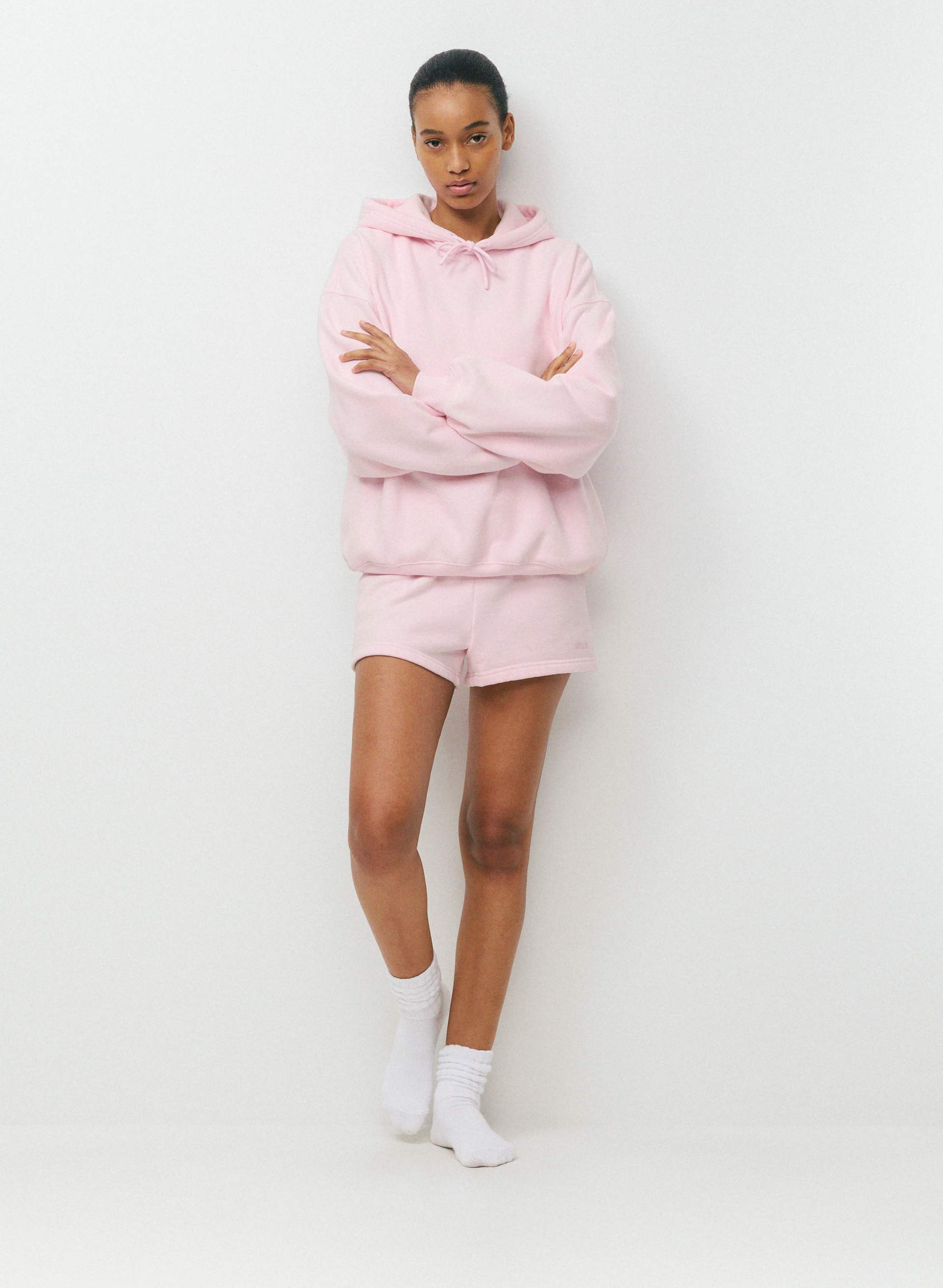 COZY SWEATFLEECE PERFECT HI-RISE MINI SHORT - Perfect-fit high-rise fleece sweatshorts. 