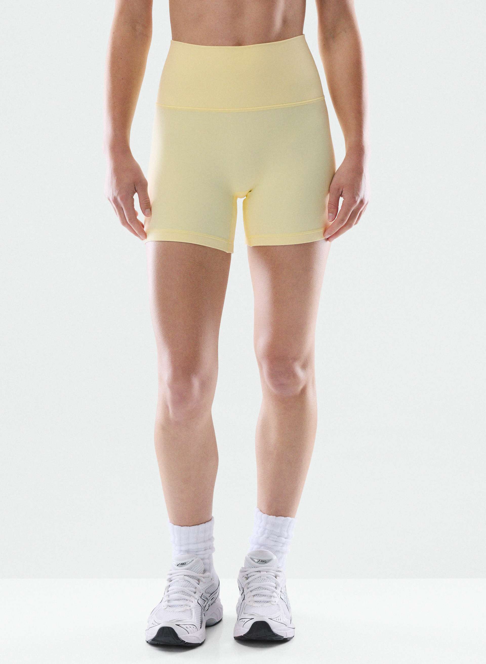 SHORT CHEEKY INFINITE 13 CM T. H. - BUTTER | Aritzia