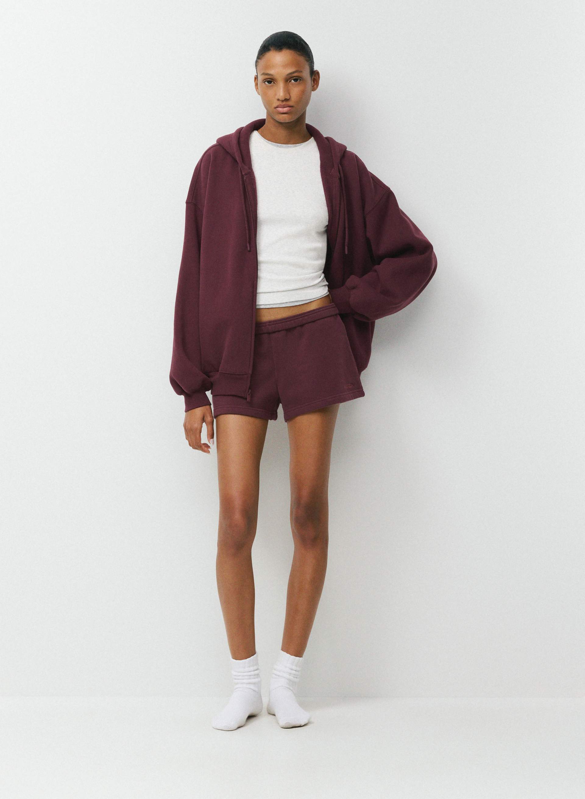 COZY SWEATFLEECE BOYFRIEND LO-RISE MINI SHORT | Aritzia