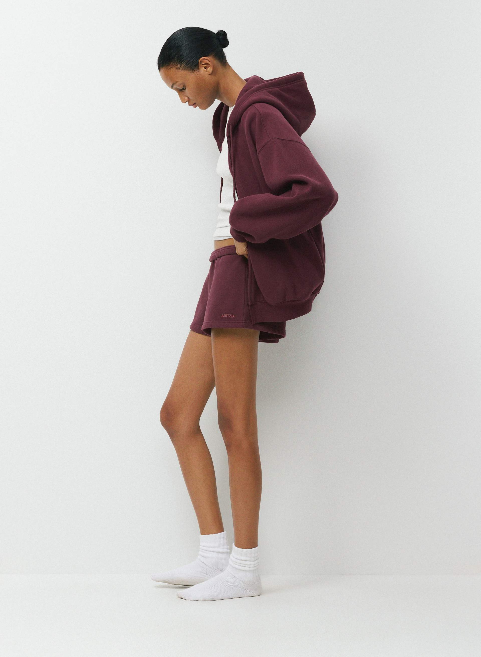 COZY SWEATFLEECE BOYFRIEND LO-RISE MINI SHORT | Aritzia