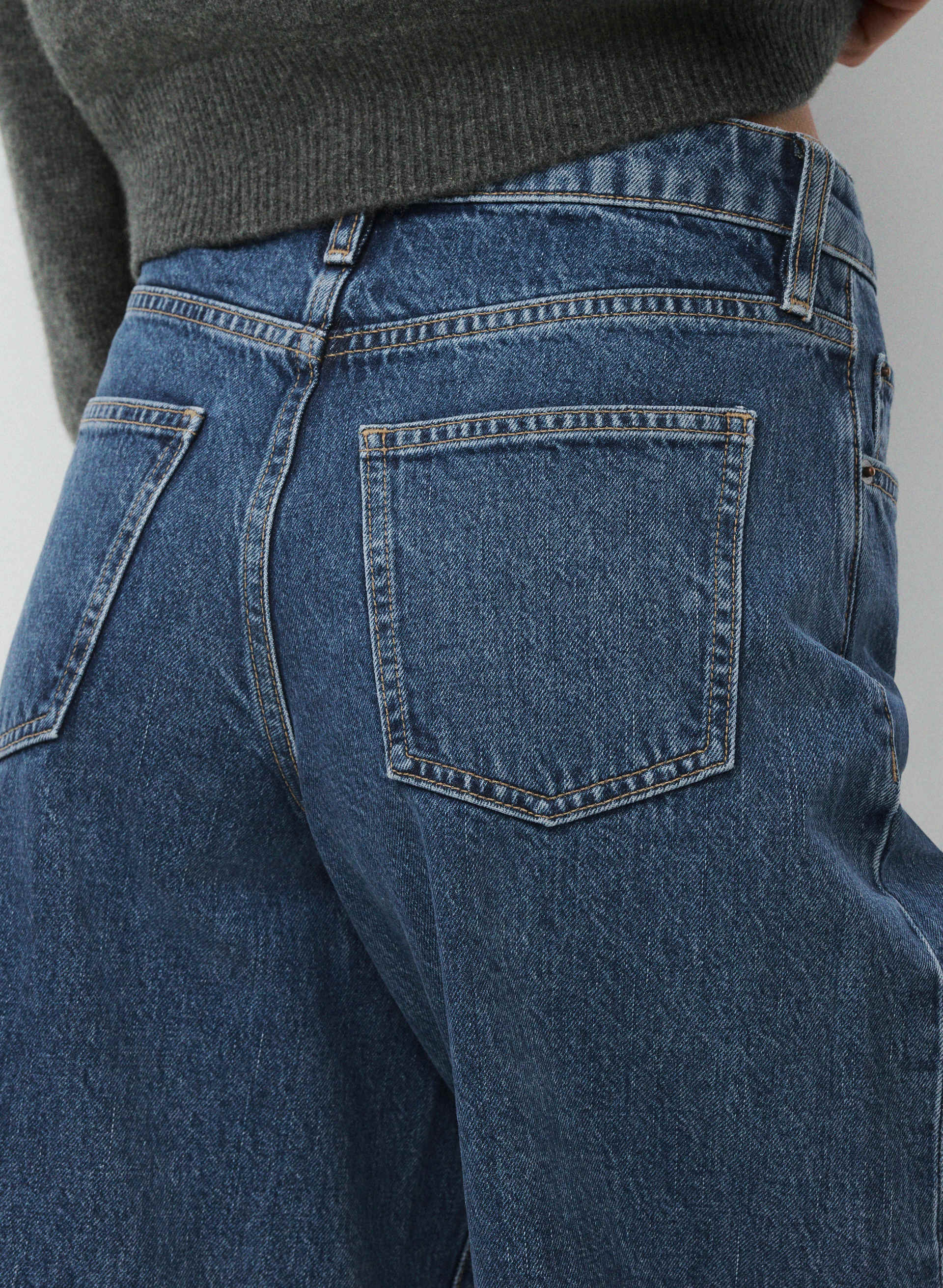 SHORT PUBLICITY SOUS LE GENOU EN DENIM | Aritzia