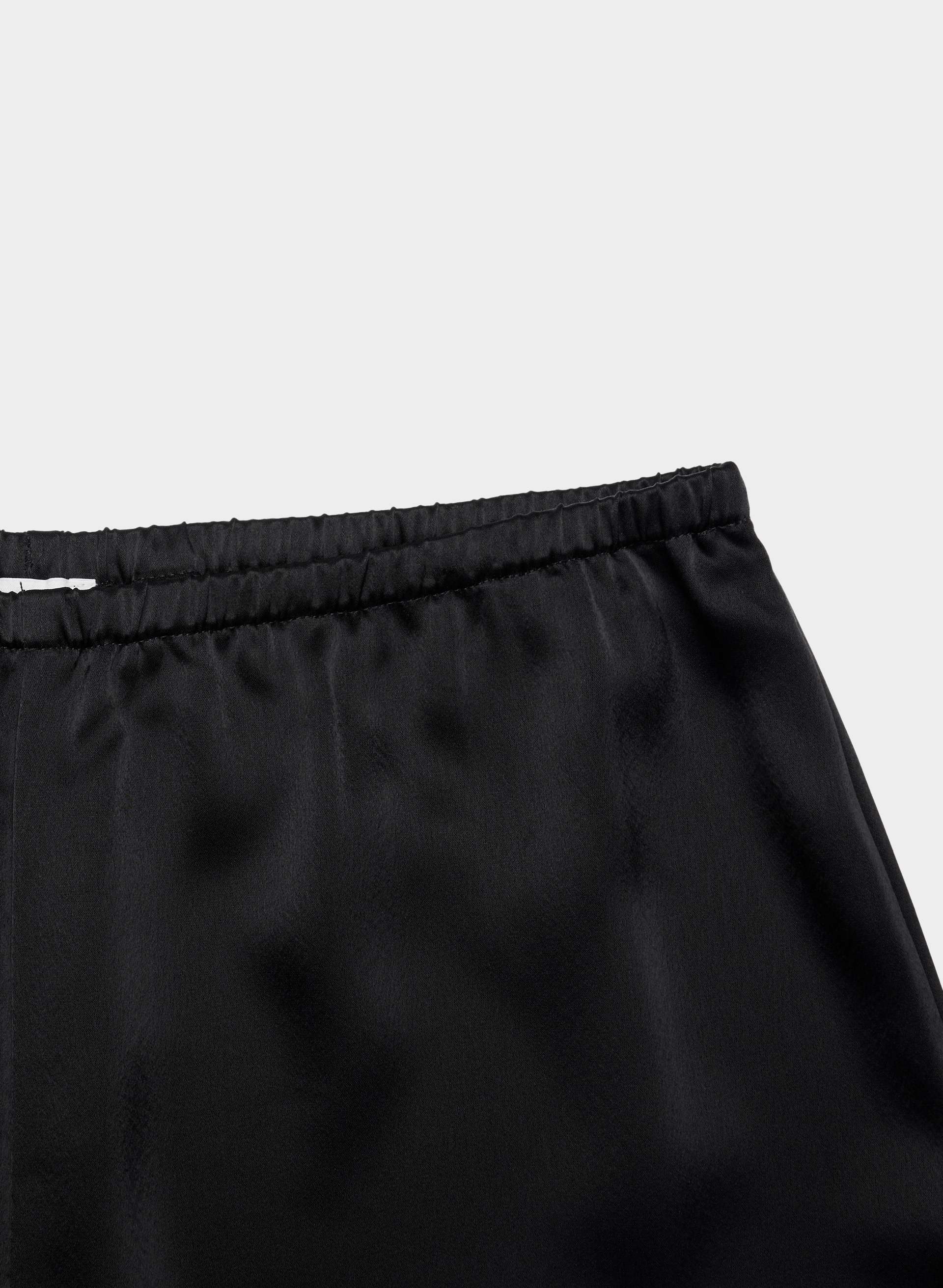 SHORT MITTE EN SATIN | Aritzia